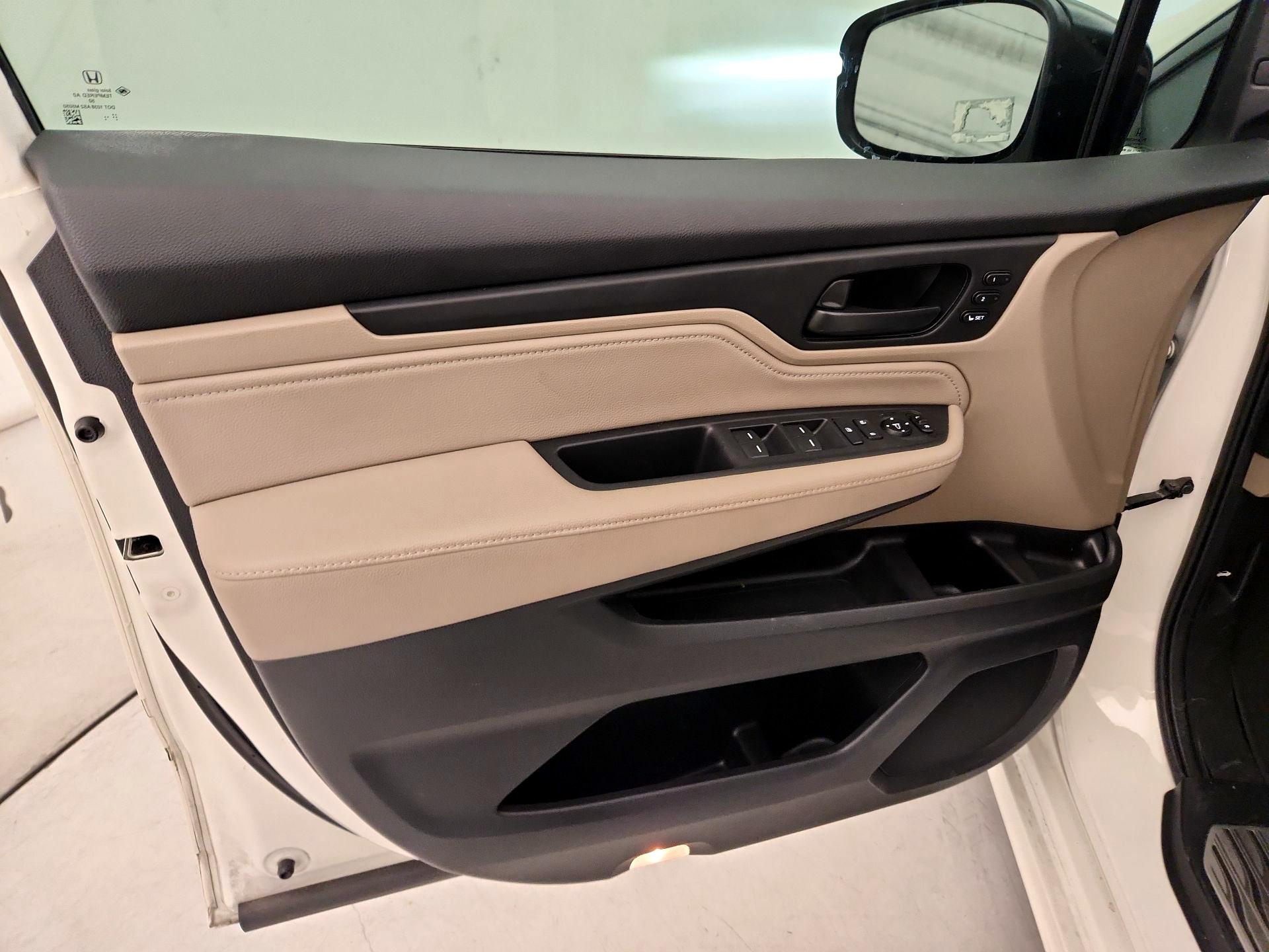 Thumbnail: 2018 Honda Odyssey - 12