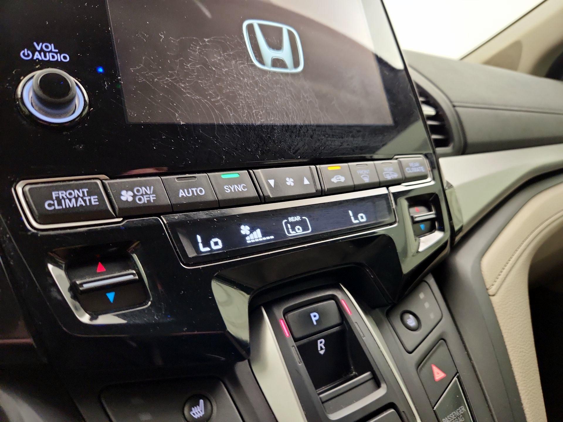 Thumbnail: 2018 Honda Odyssey - 16