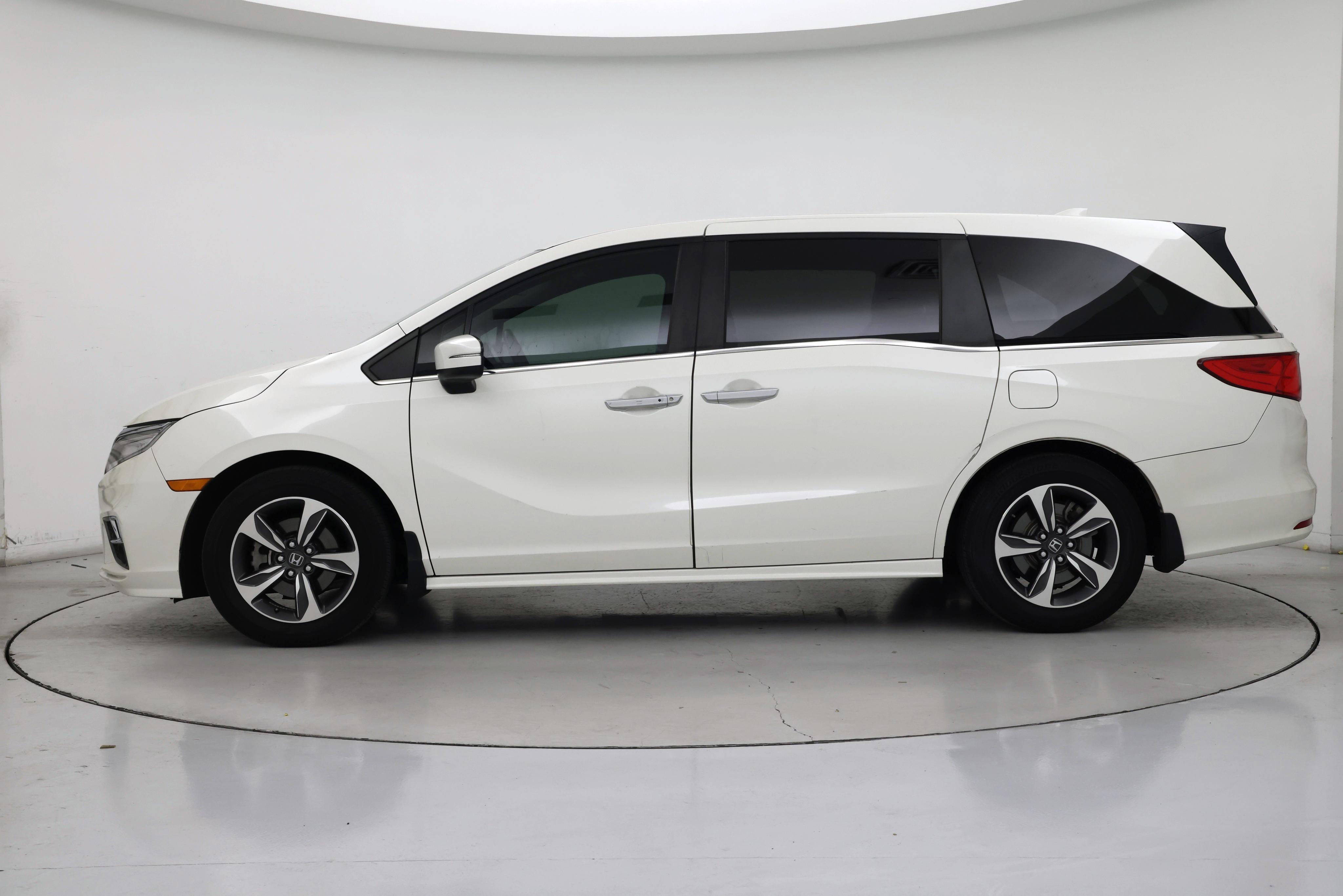 Thumbnail: 2018 Honda Odyssey - 3