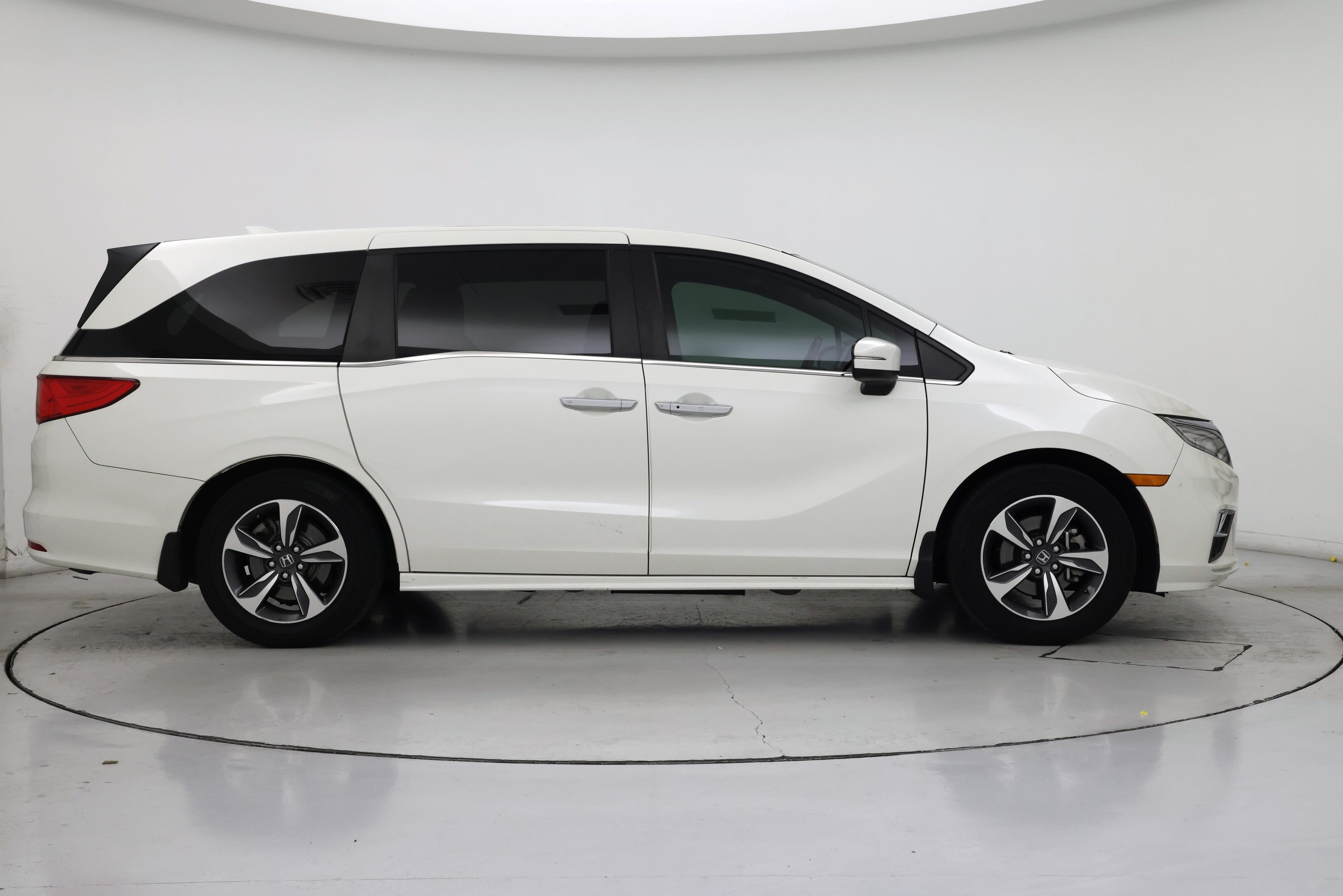 Thumbnail: 2018 Honda Odyssey - 7
