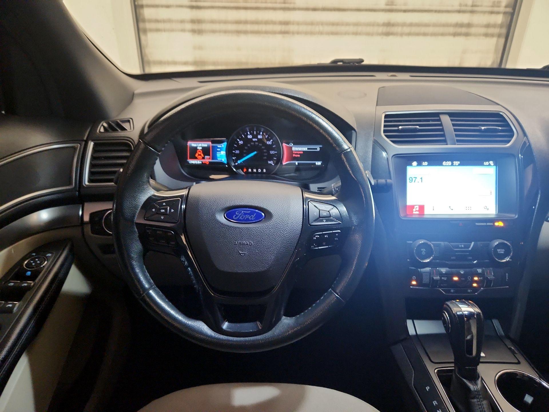 Thumbnail: 2018 Ford Explorer - 10