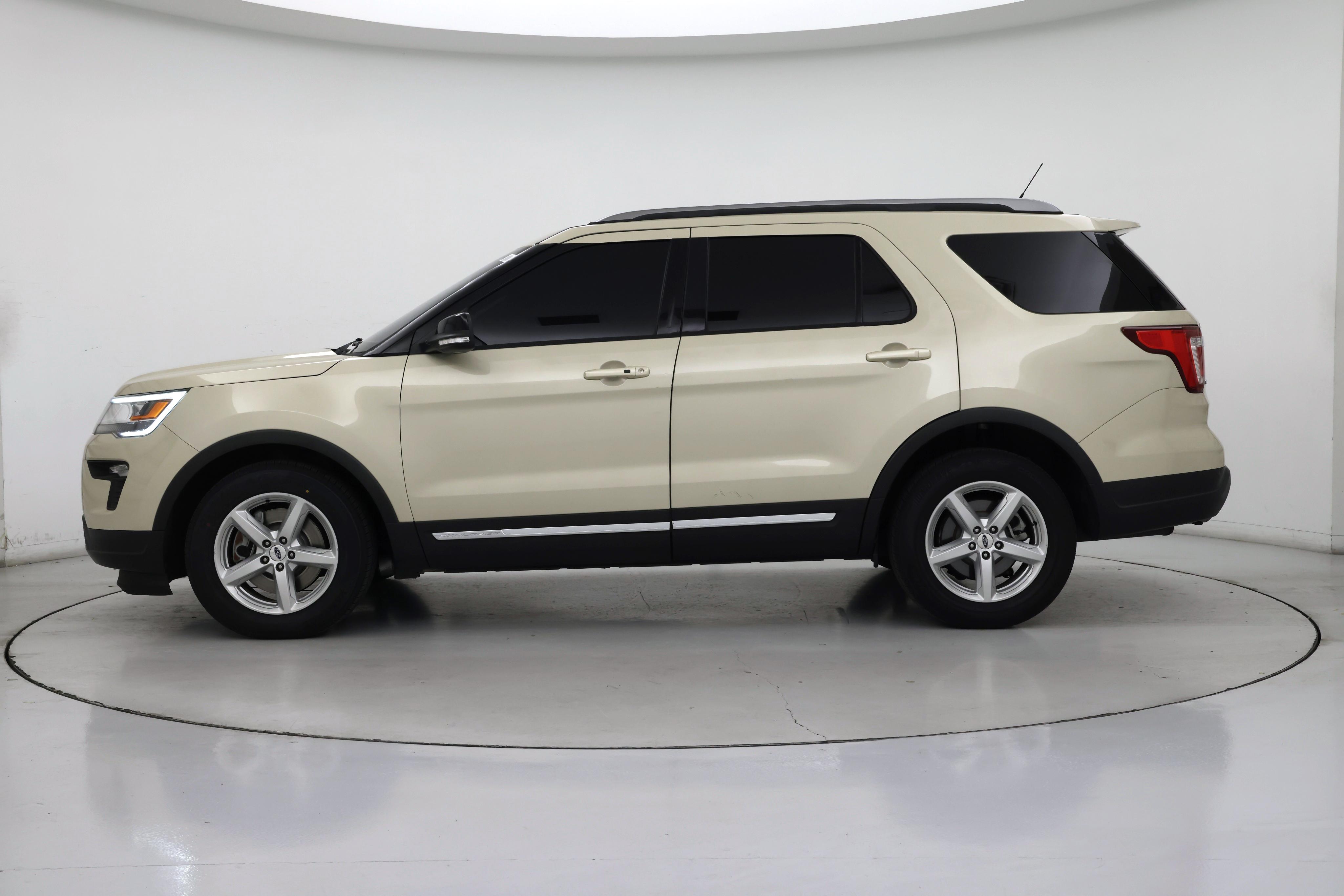 Thumbnail: 2018 Ford Explorer - 3