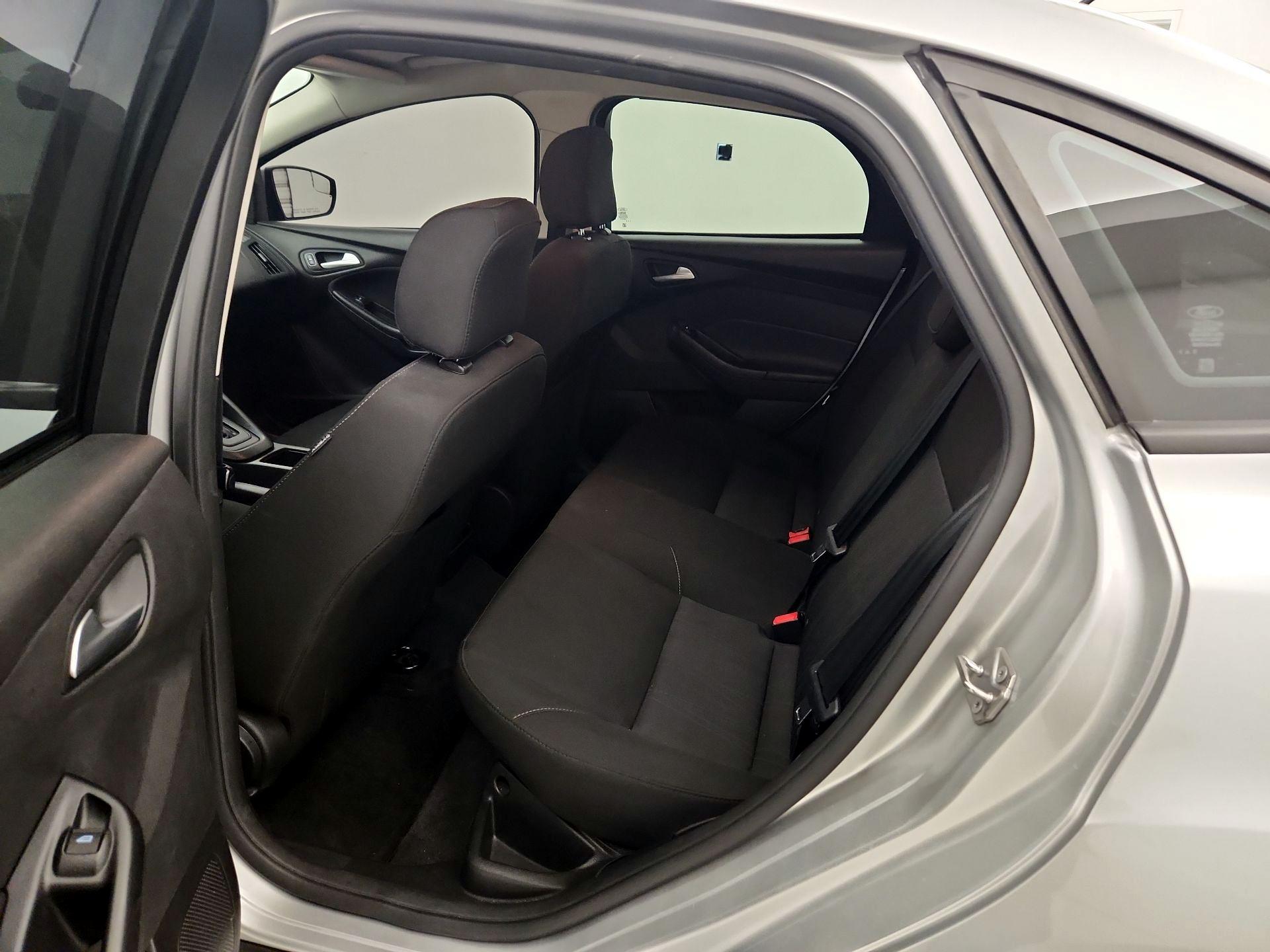 Thumbnail: 2017 Ford Focus - 19