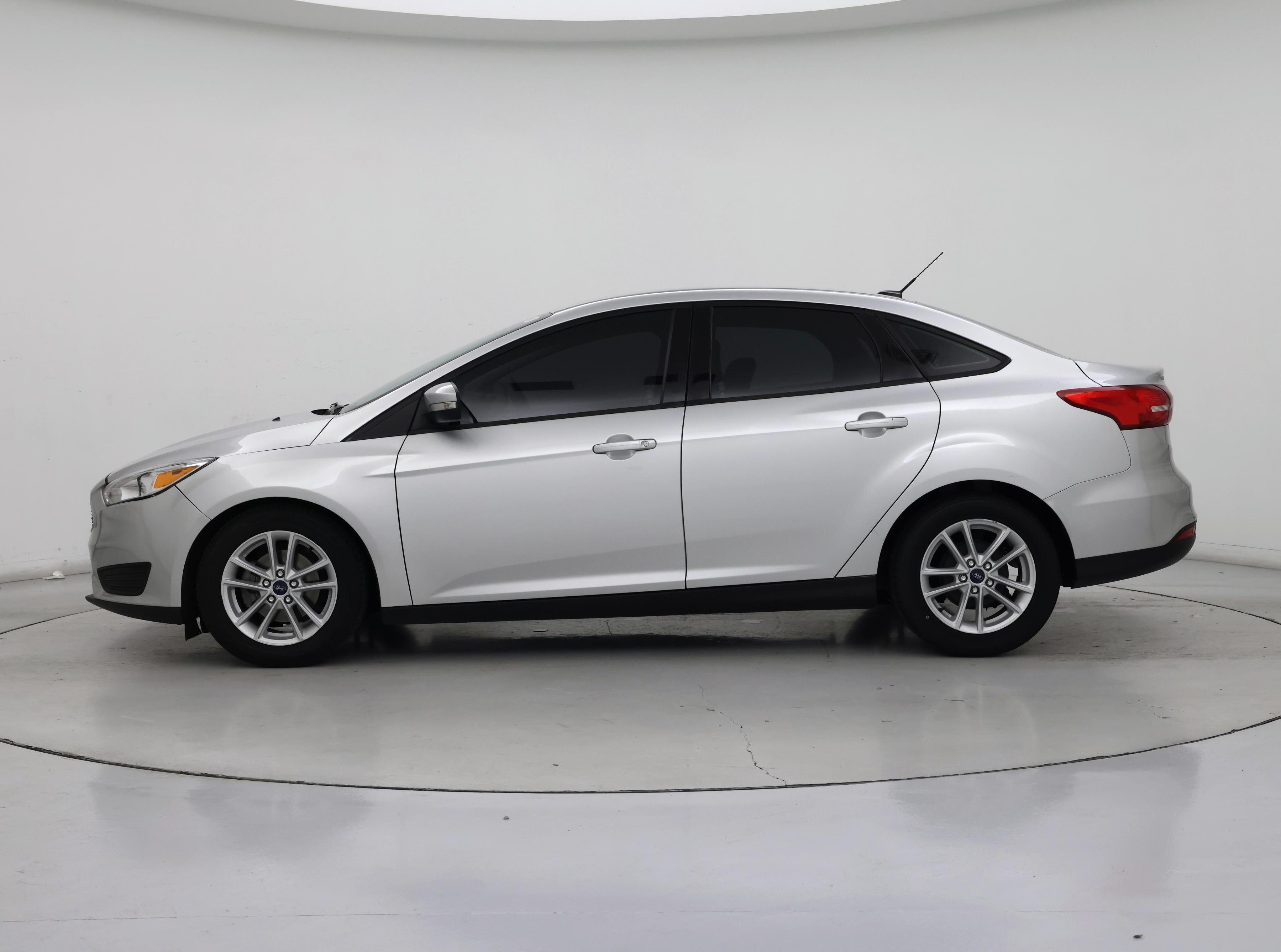 Thumbnail: 2017 Ford Focus - 3