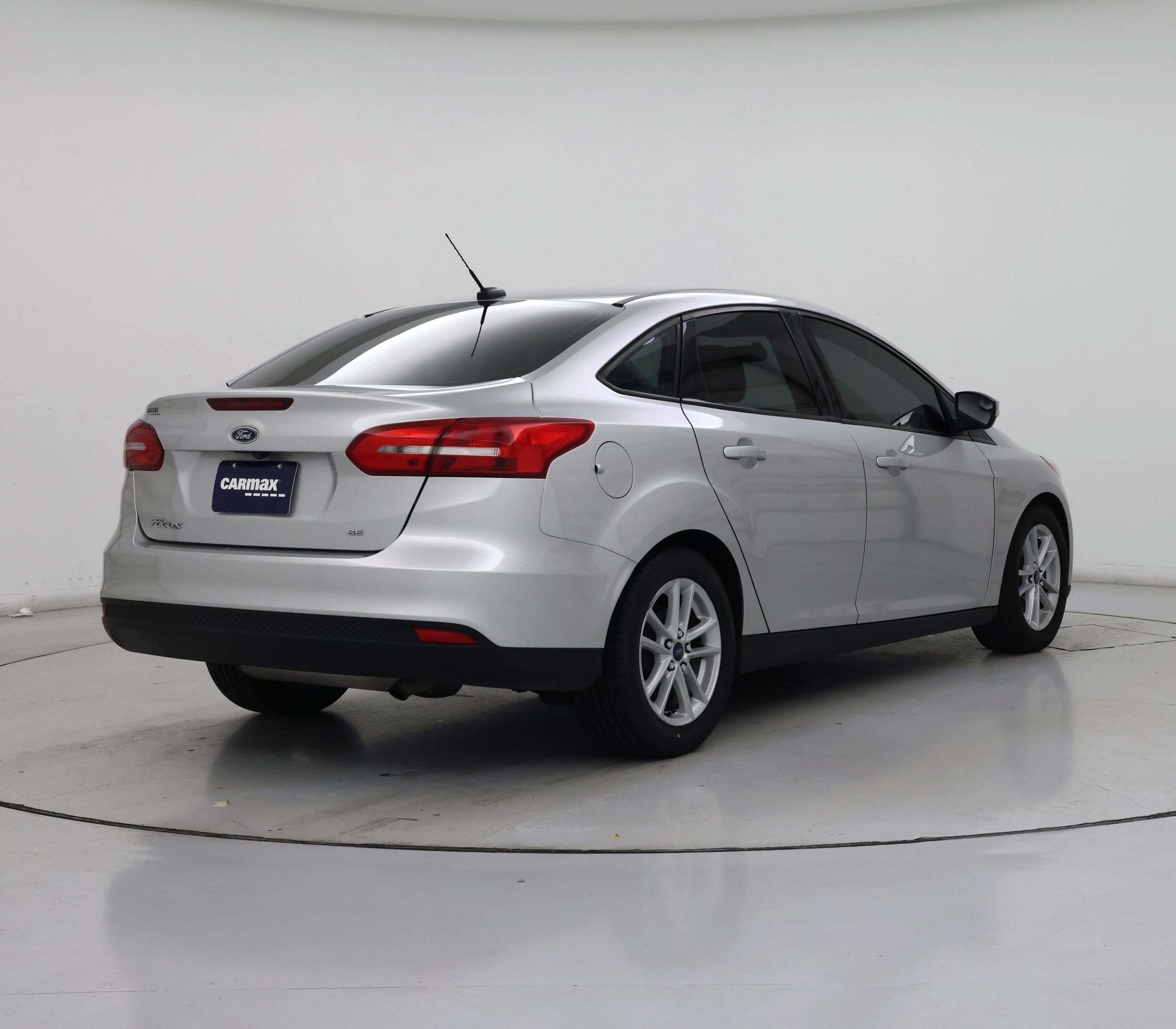 Thumbnail: 2017 Ford Focus - 8