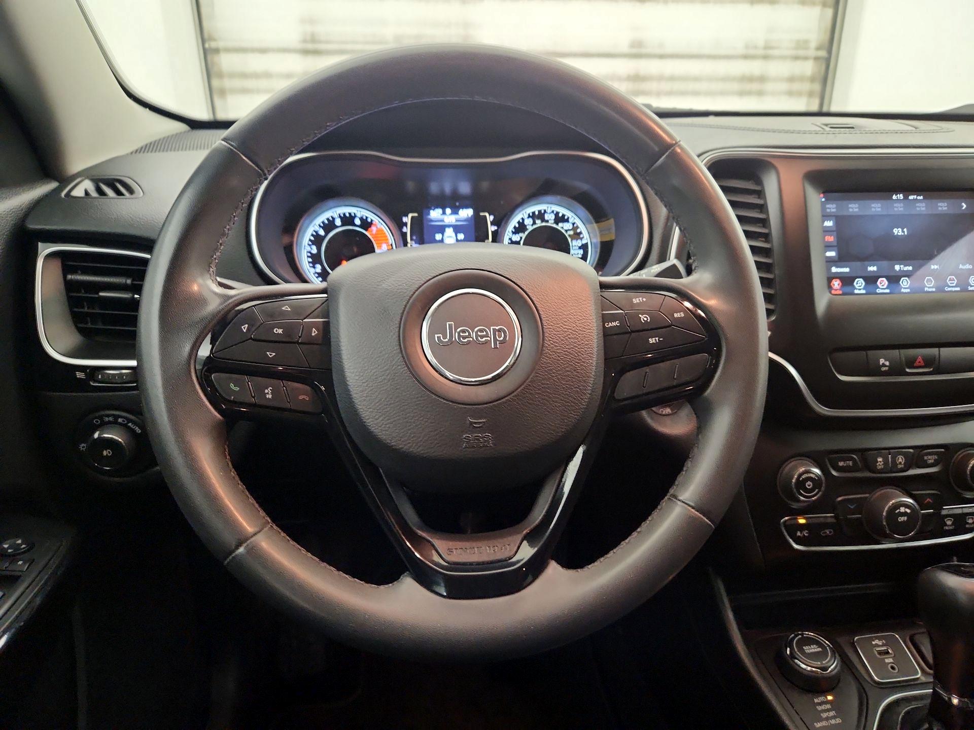 Thumbnail: 2020 Jeep Cherokee - 10