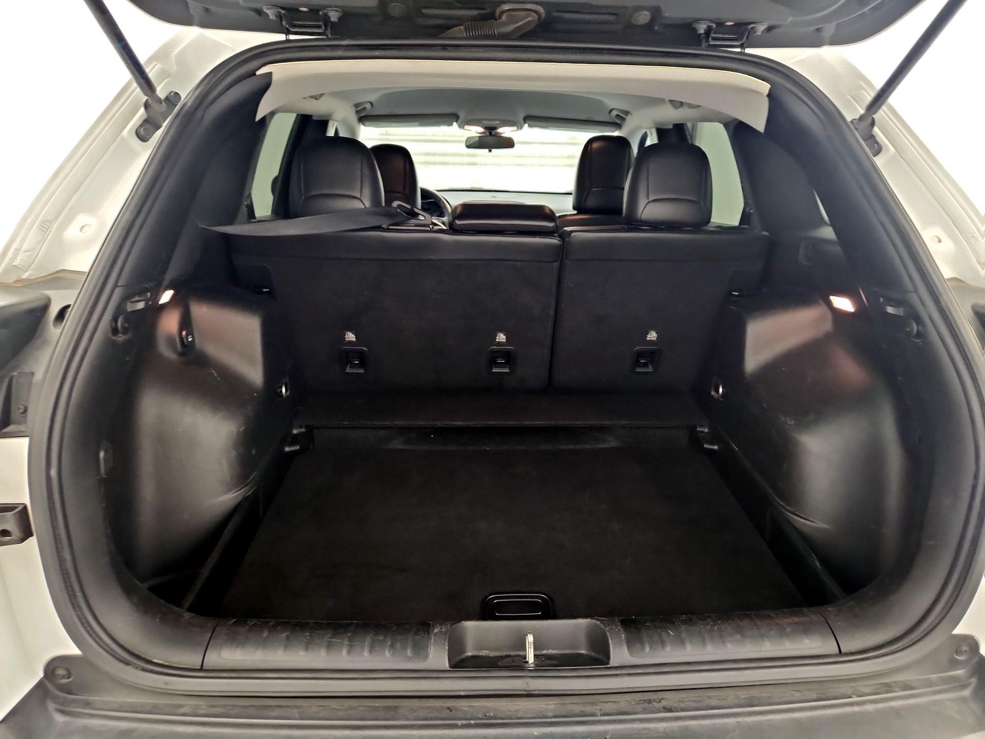 Thumbnail: 2020 Jeep Cherokee - 20