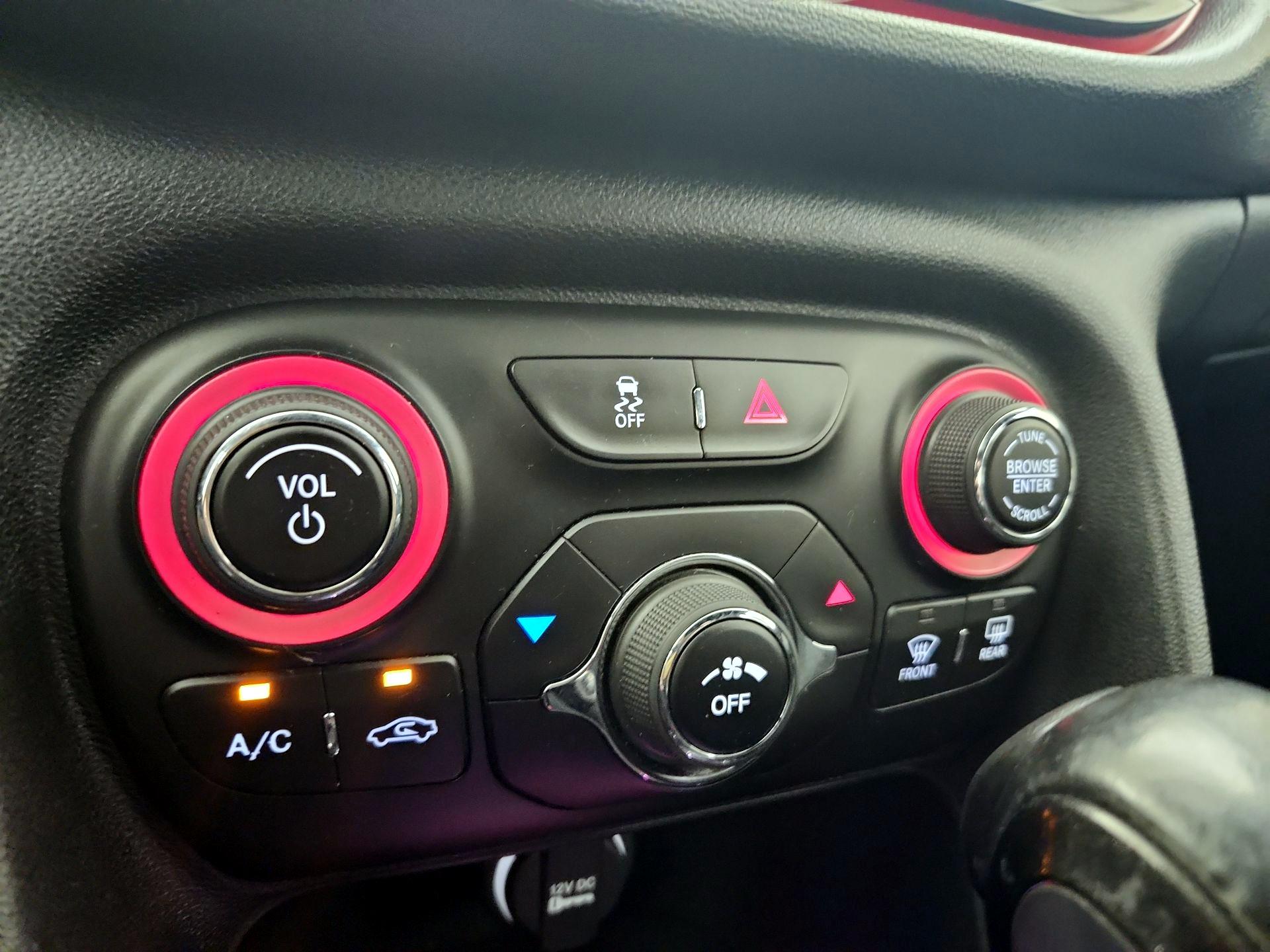 Thumbnail: 2016 Dodge Dart - 17
