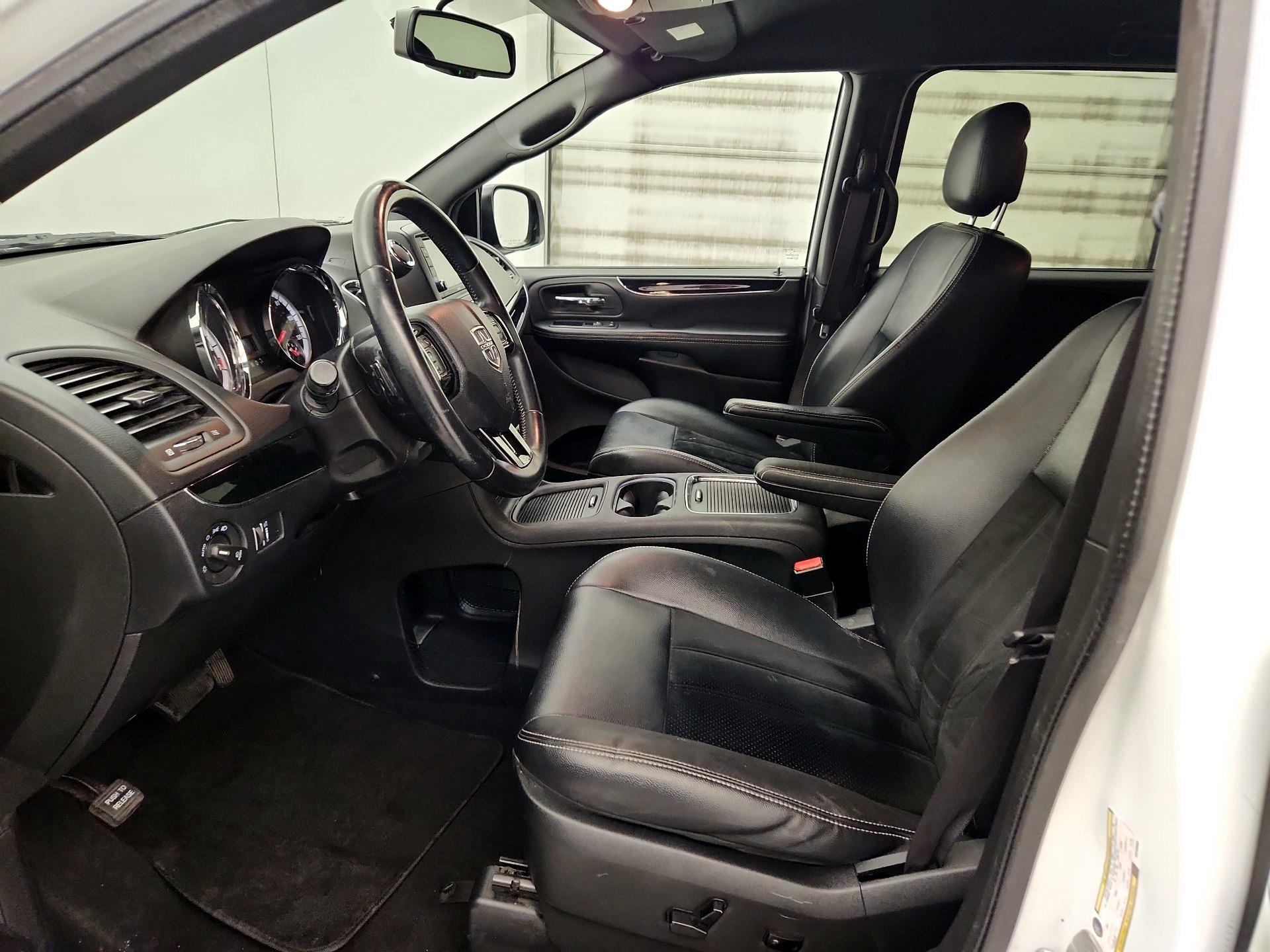 Thumbnail: 2017 Dodge Grand Caravan - 11