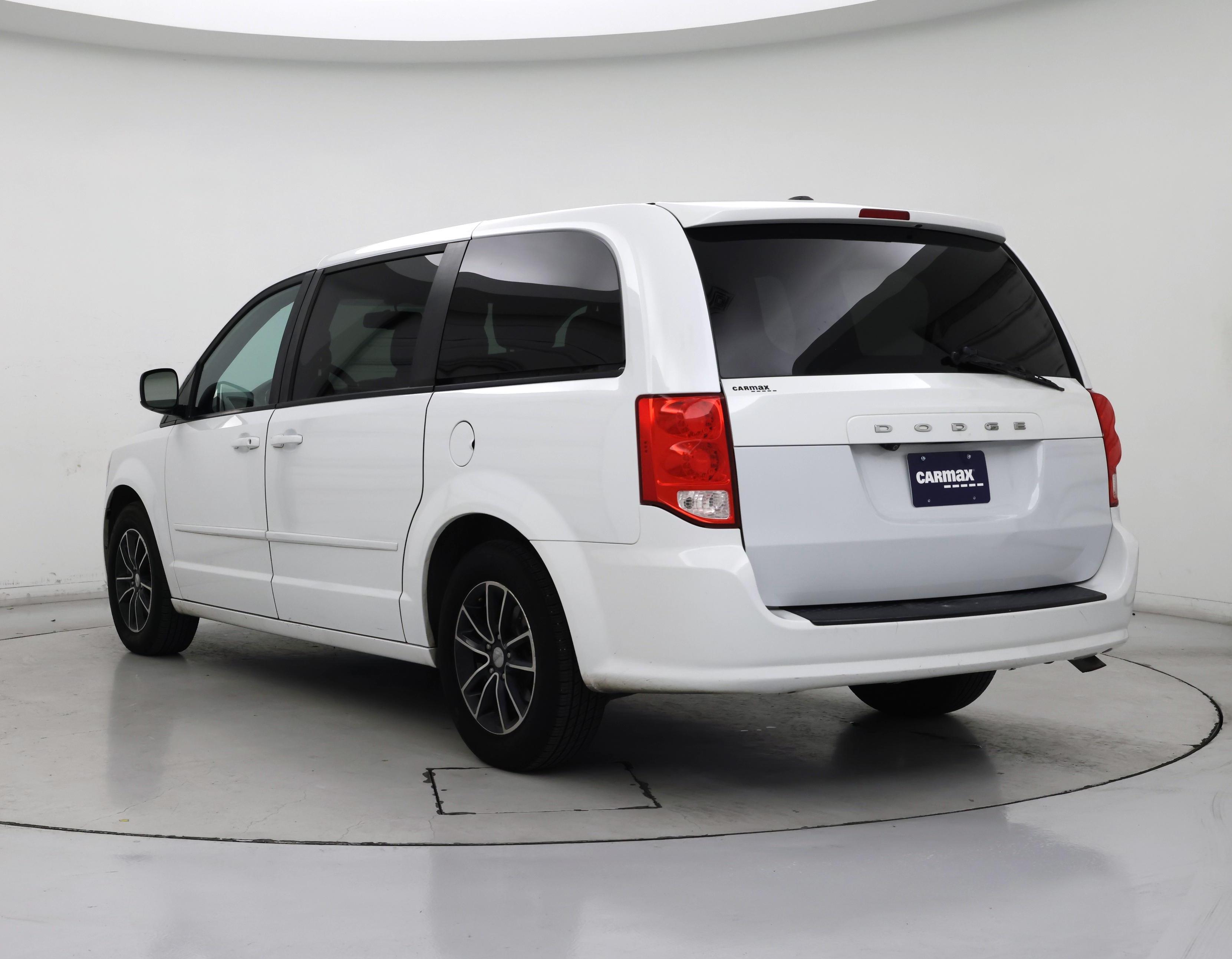 Thumbnail: 2017 Dodge Grand Caravan - 2