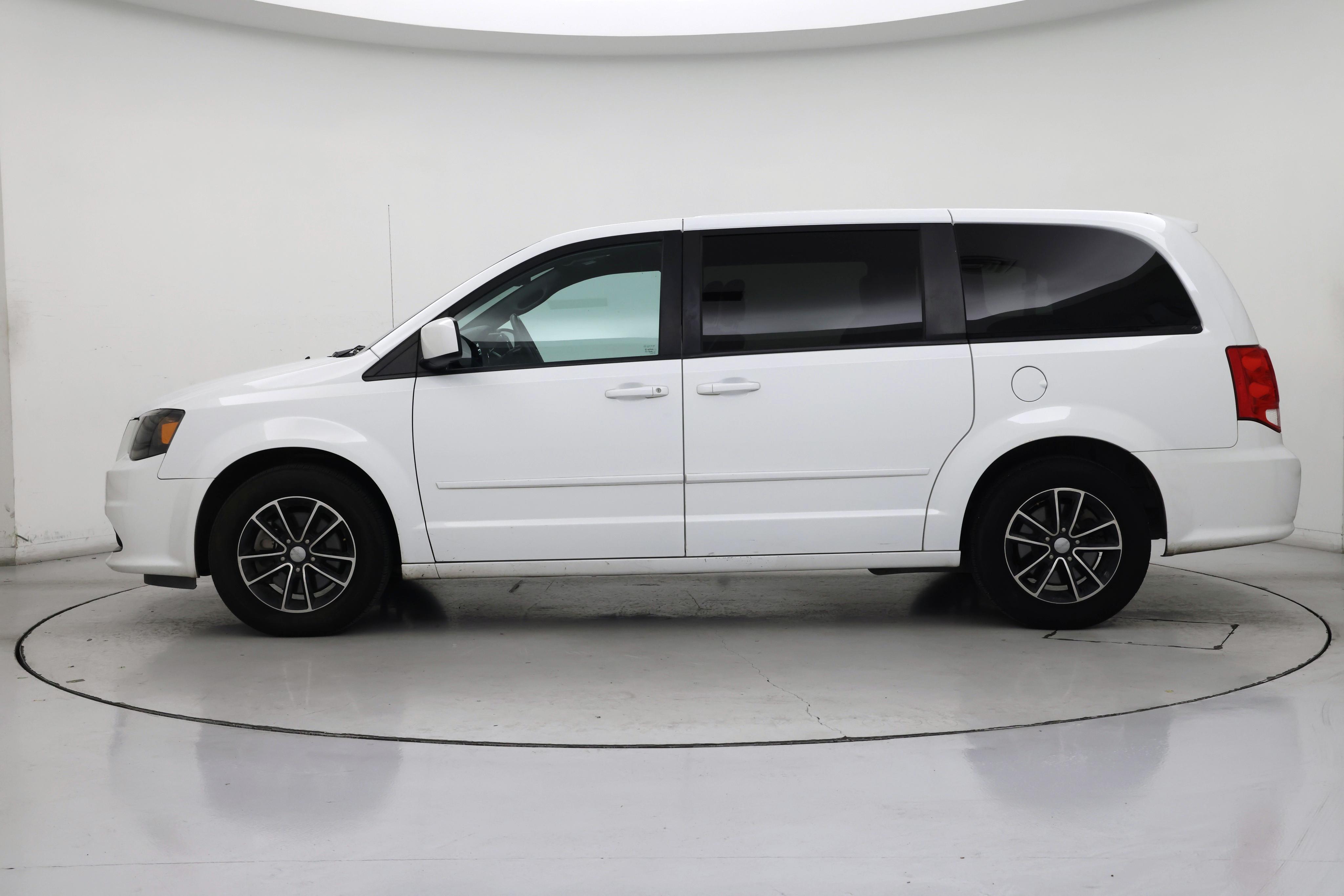 Thumbnail: 2017 Dodge Grand Caravan - 3