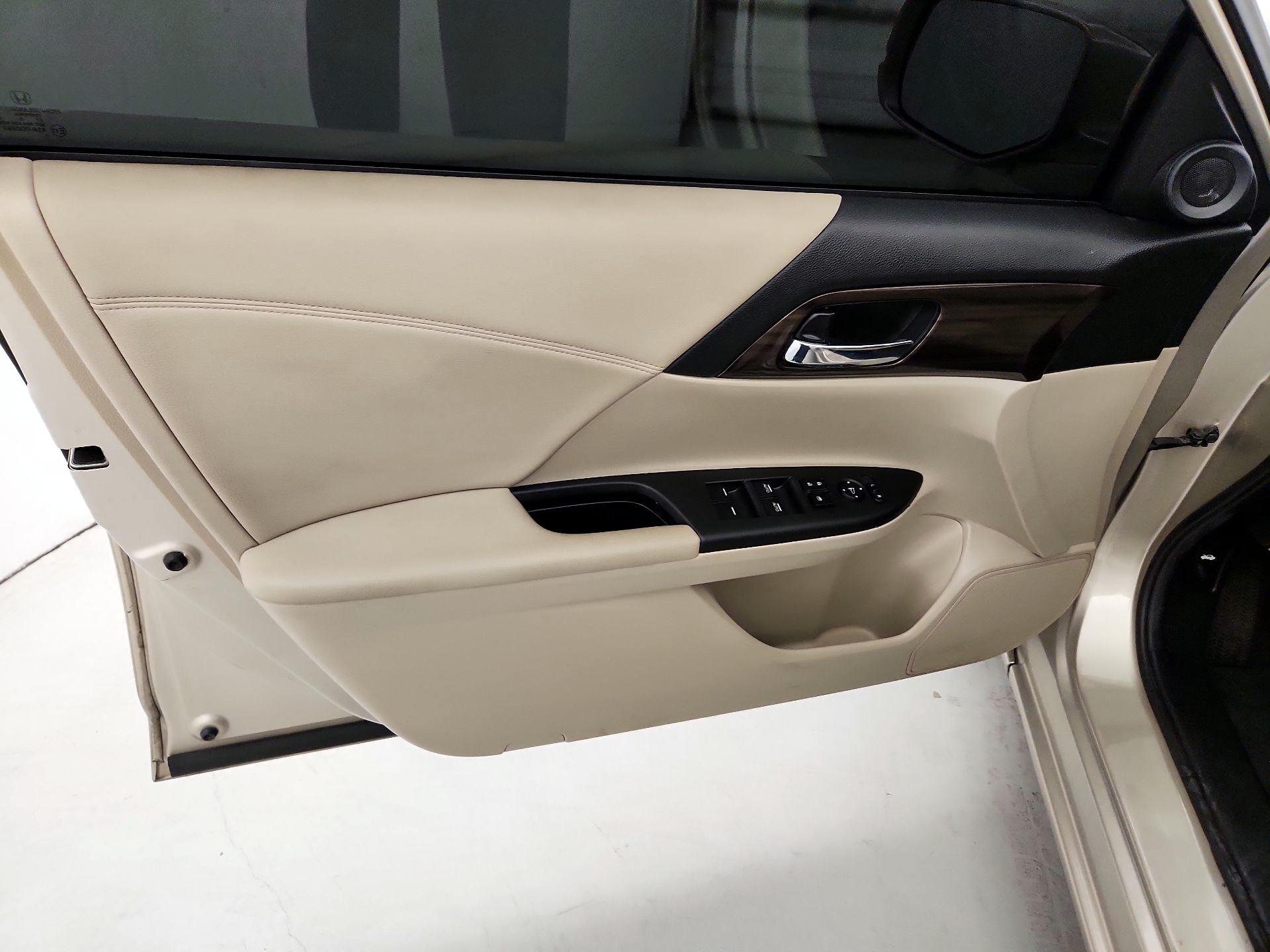 Thumbnail: 2016 Honda Accord - 12