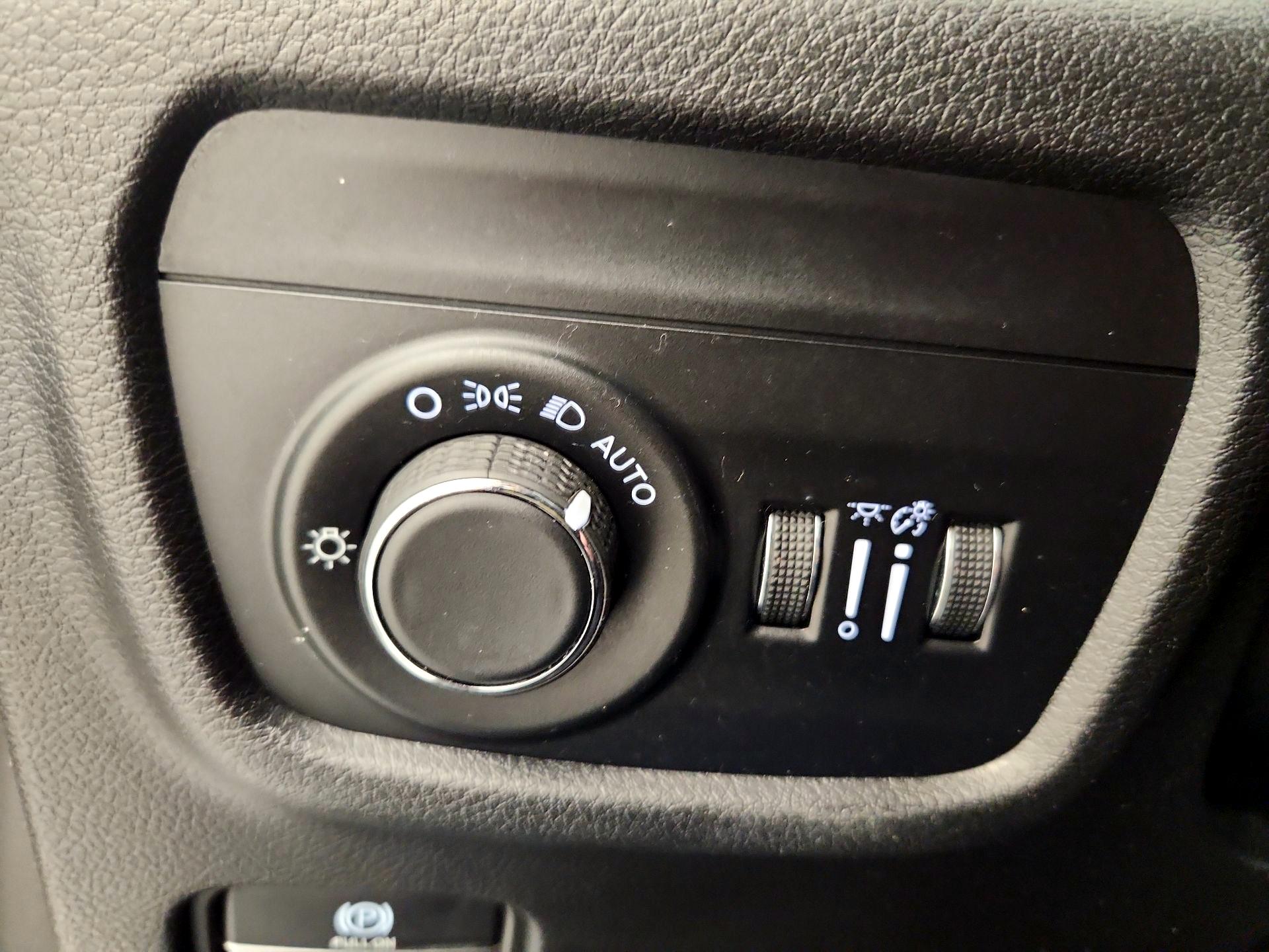 Thumbnail: 2023 Jeep Grand Cherokee - 13