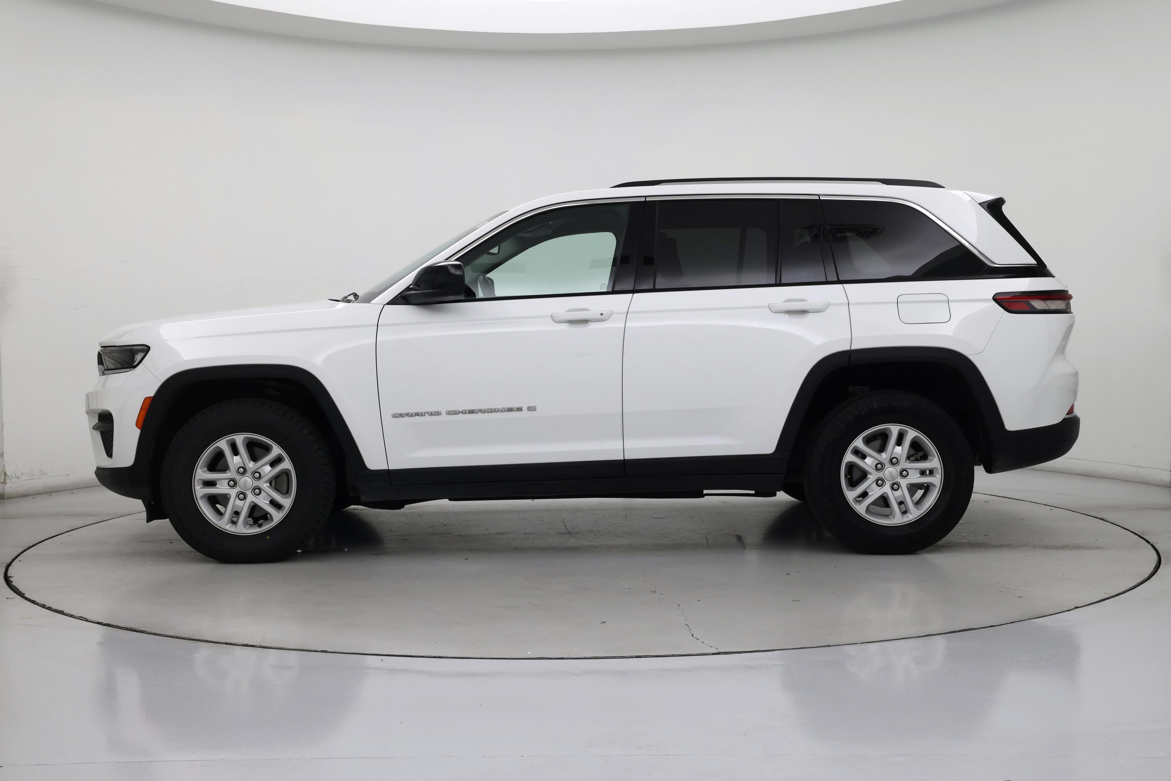 Thumbnail: 2023 Jeep Grand Cherokee - 3