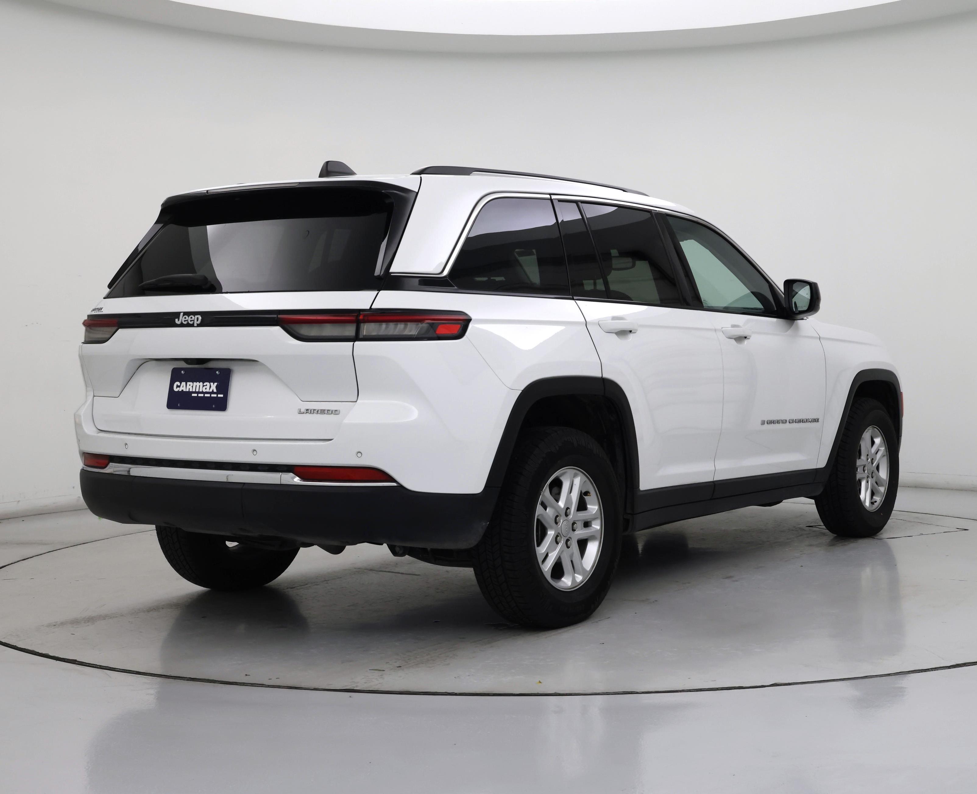 Thumbnail: 2023 Jeep Grand Cherokee - 8