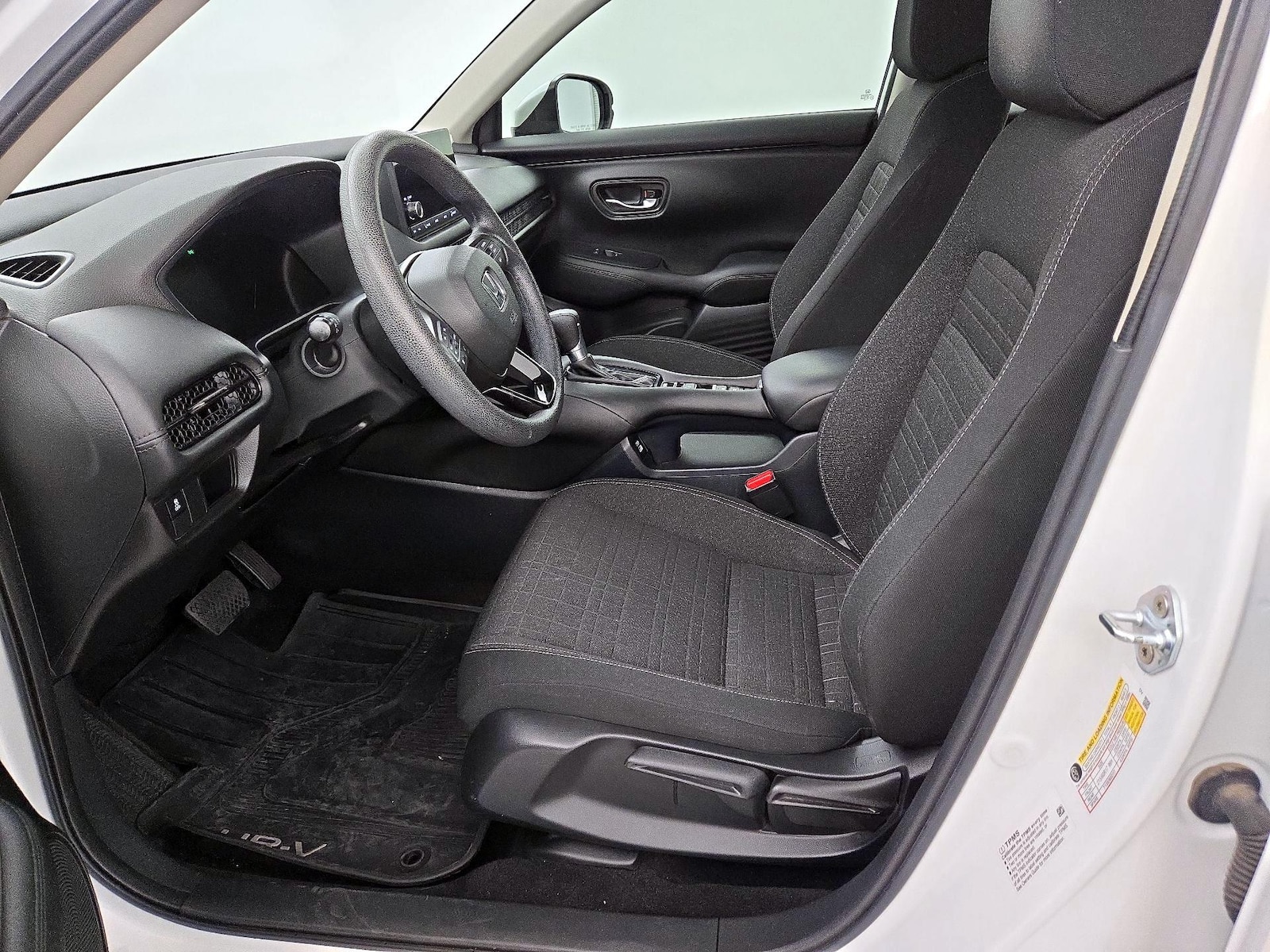2023 Honda HR-V LX - Photo 12