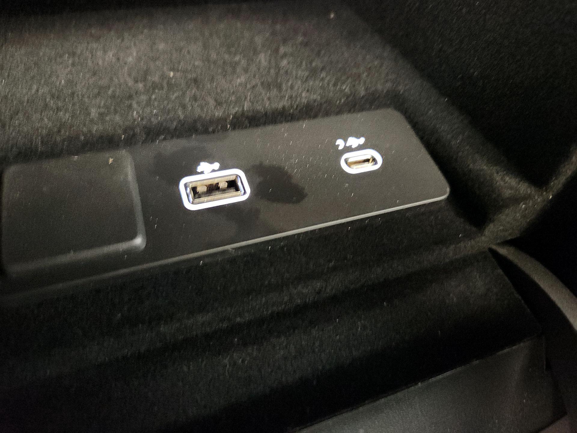 Thumbnail: 2024 Jaguar XF - 19