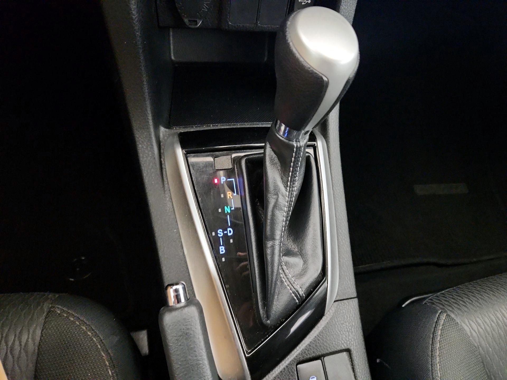 Thumbnail: 2018 Toyota Corolla - 17
