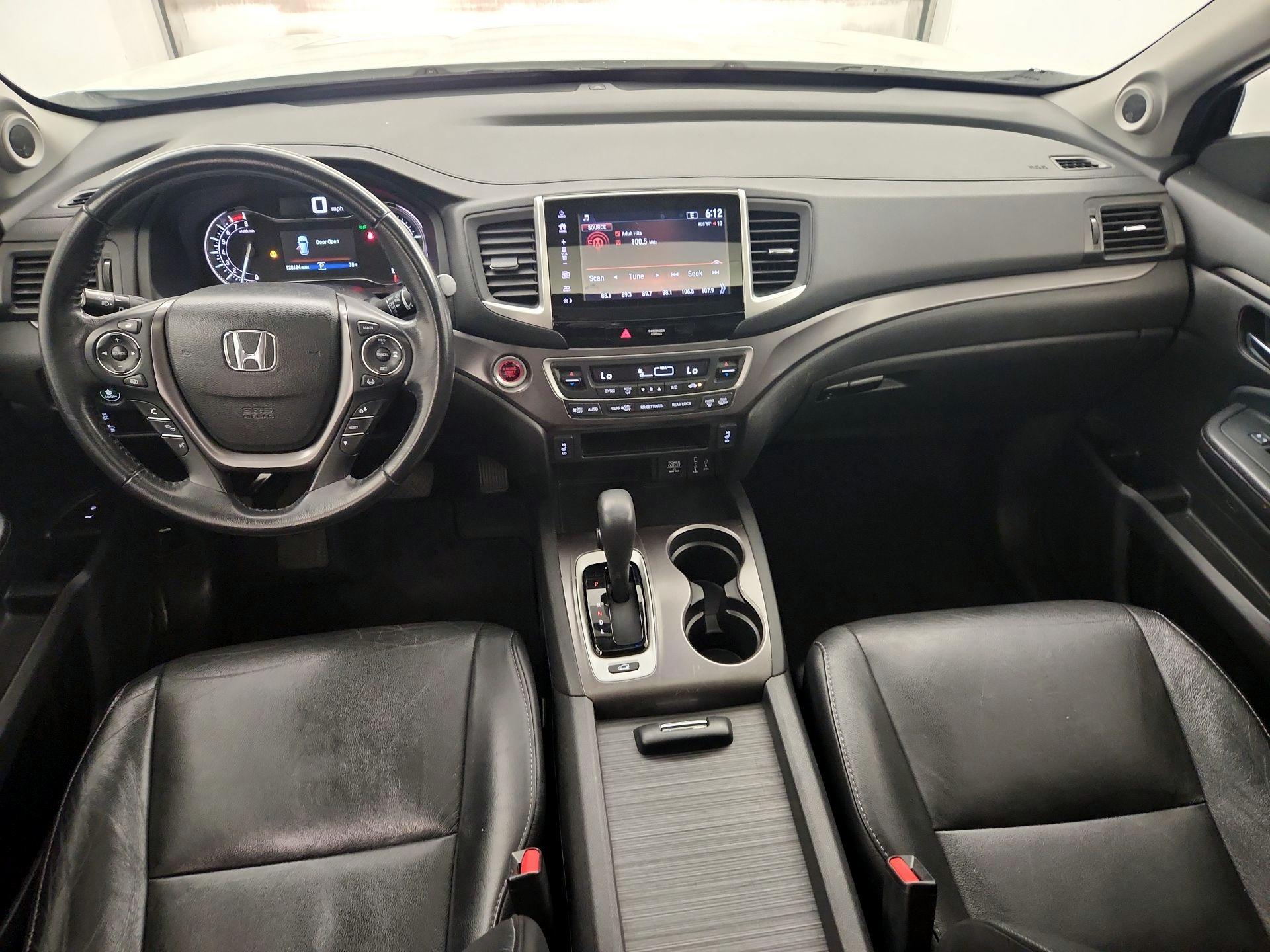 Thumbnail: 2017 Honda Pilot - 9