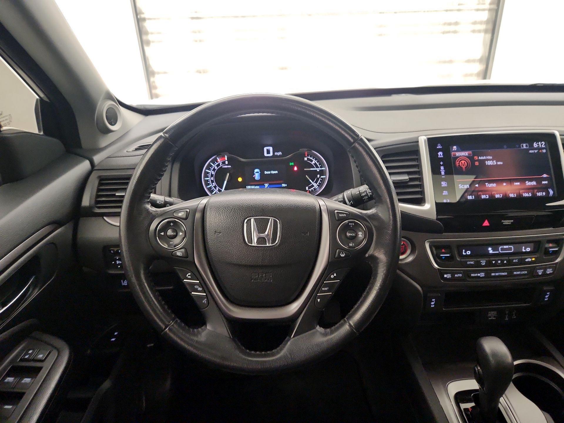 Thumbnail: 2017 Honda Pilot - 10