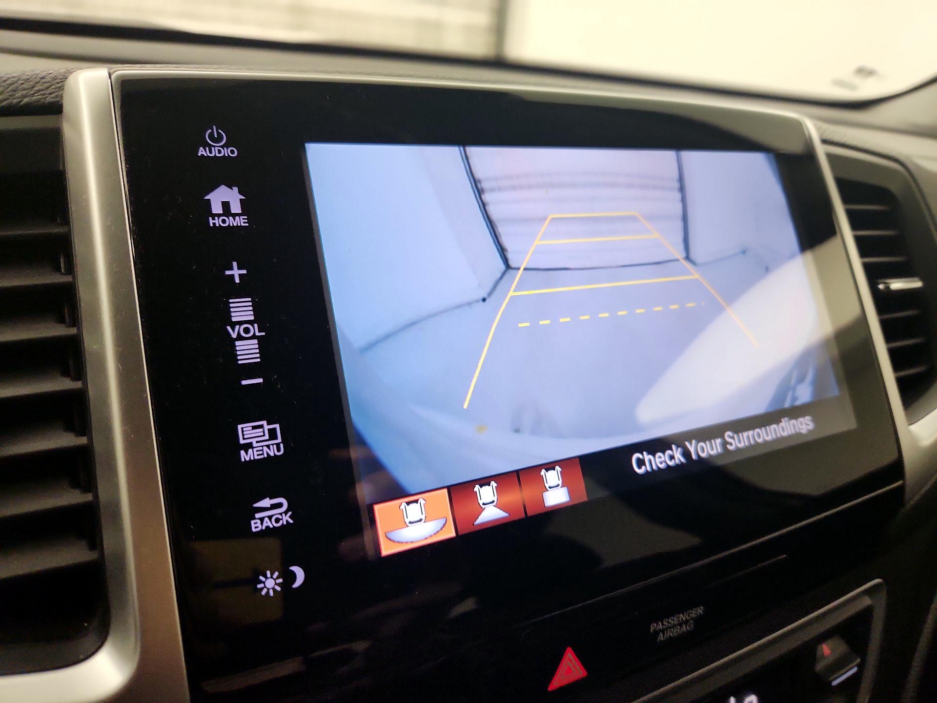 Thumbnail: 2017 Honda Pilot - 14