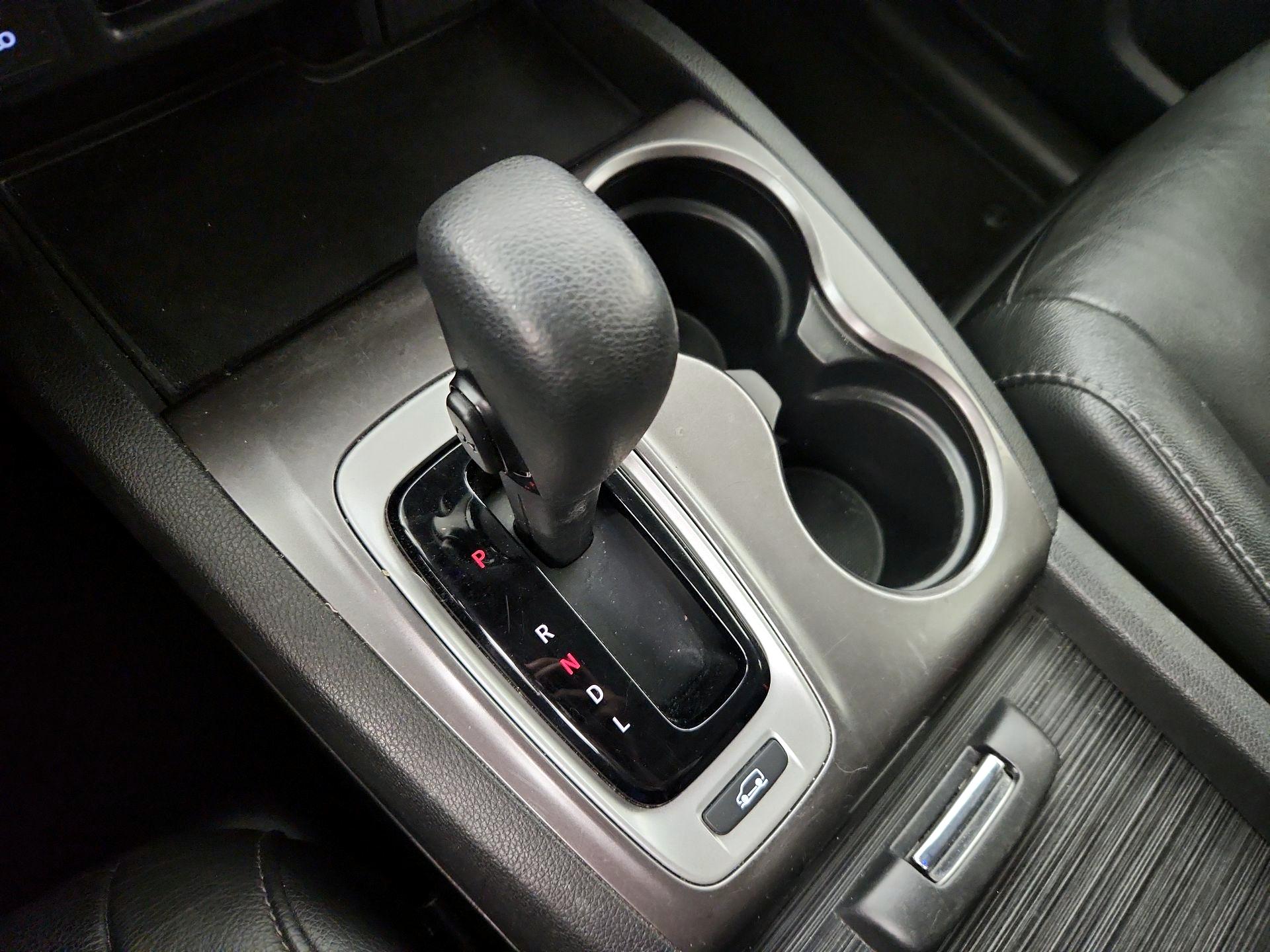 Thumbnail: 2017 Honda Pilot - 17