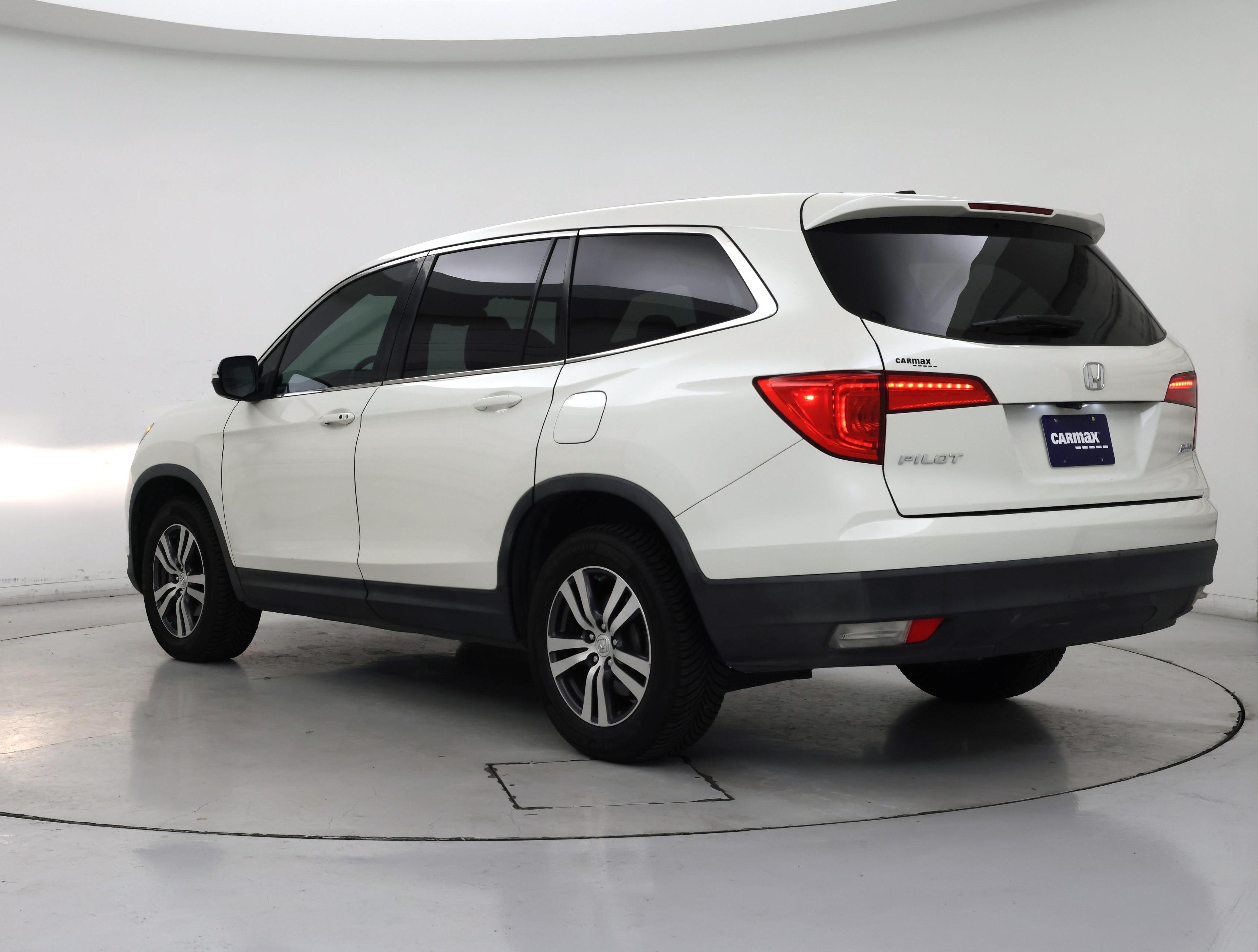Thumbnail: 2017 Honda Pilot - 2