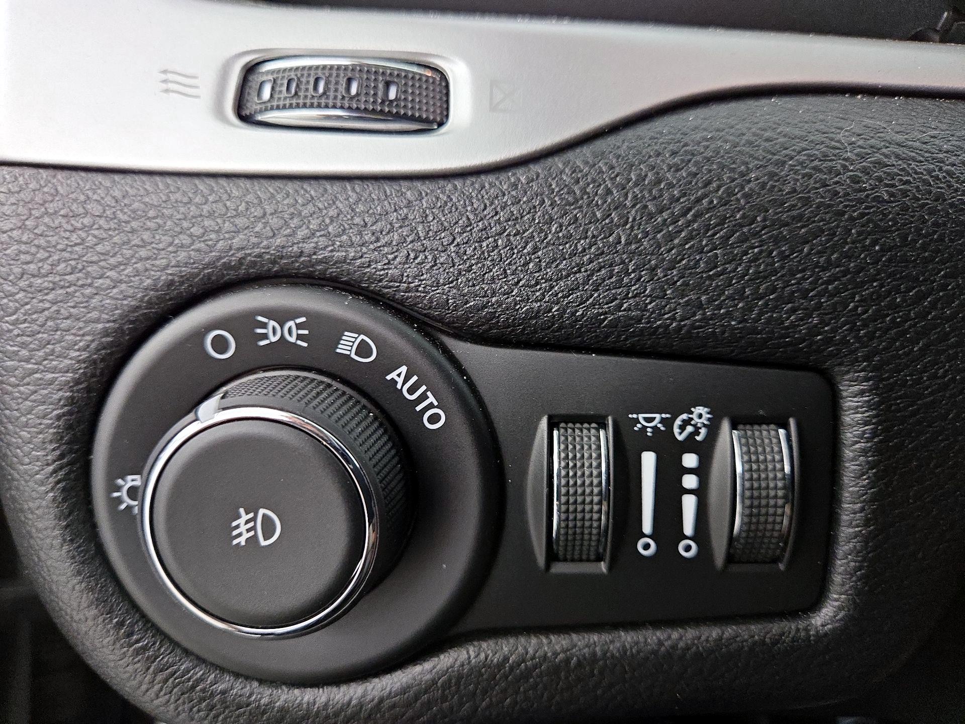 Thumbnail: 2014 Jeep Cherokee - 13