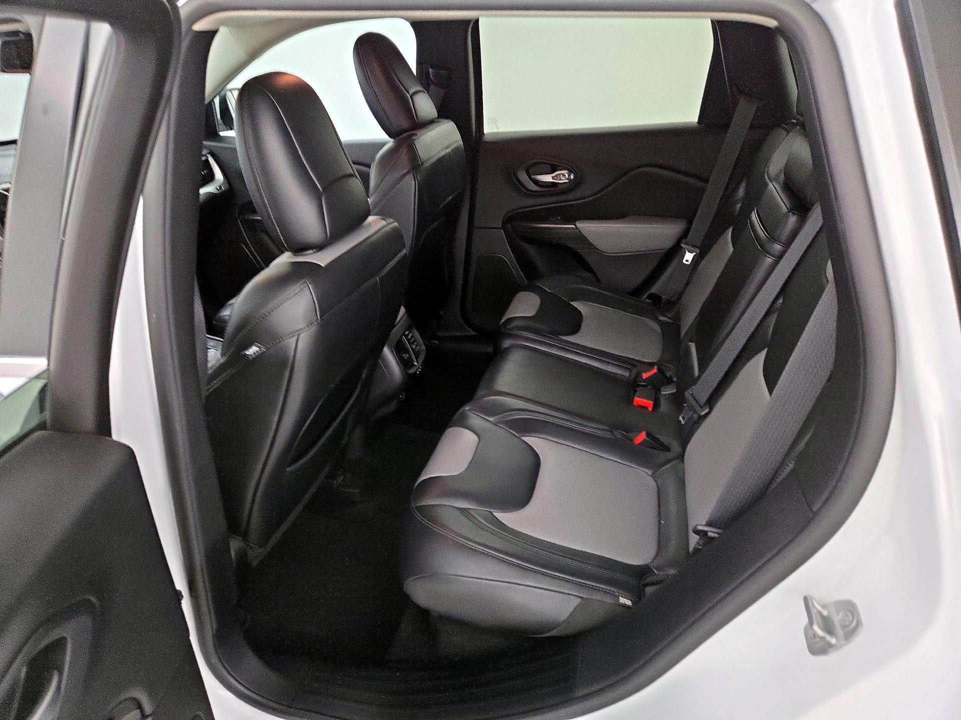 Thumbnail: 2014 Jeep Cherokee - 20