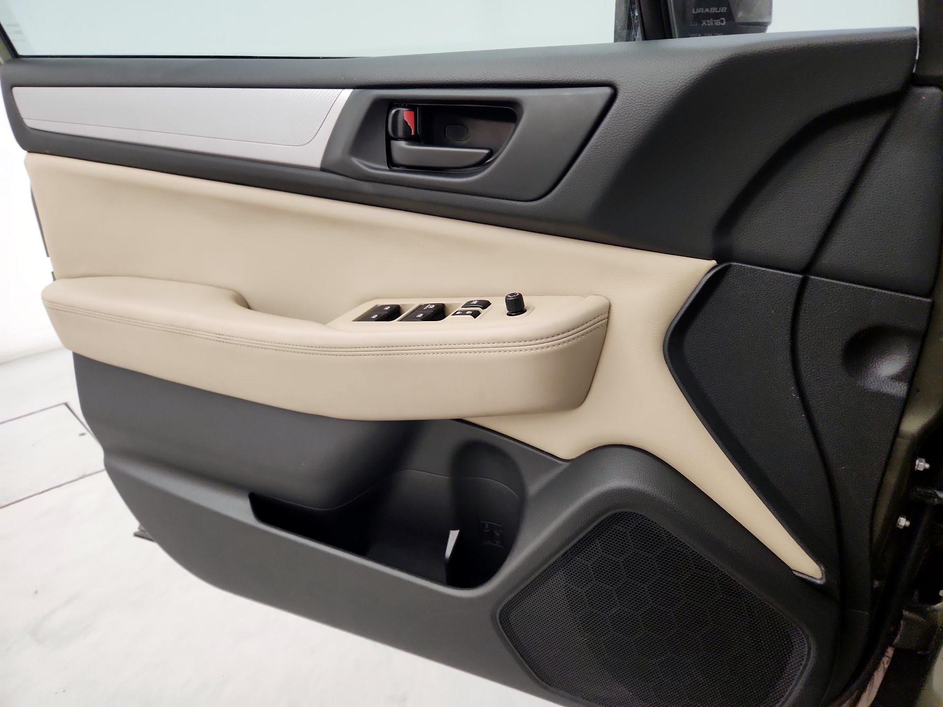 Thumbnail: 2015 Subaru Outback - 12