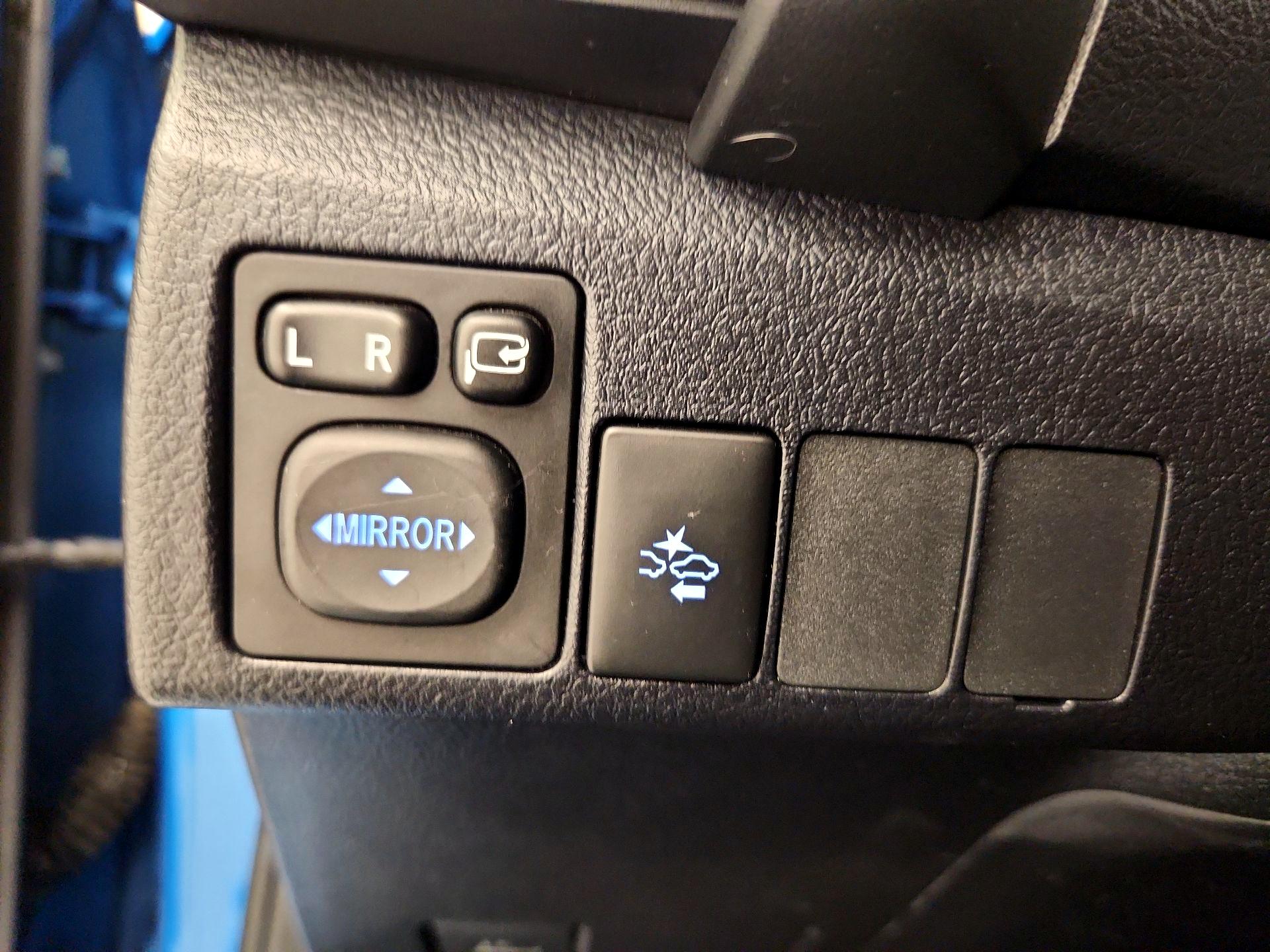 Thumbnail: 2017 Toyota Corolla iM - 13