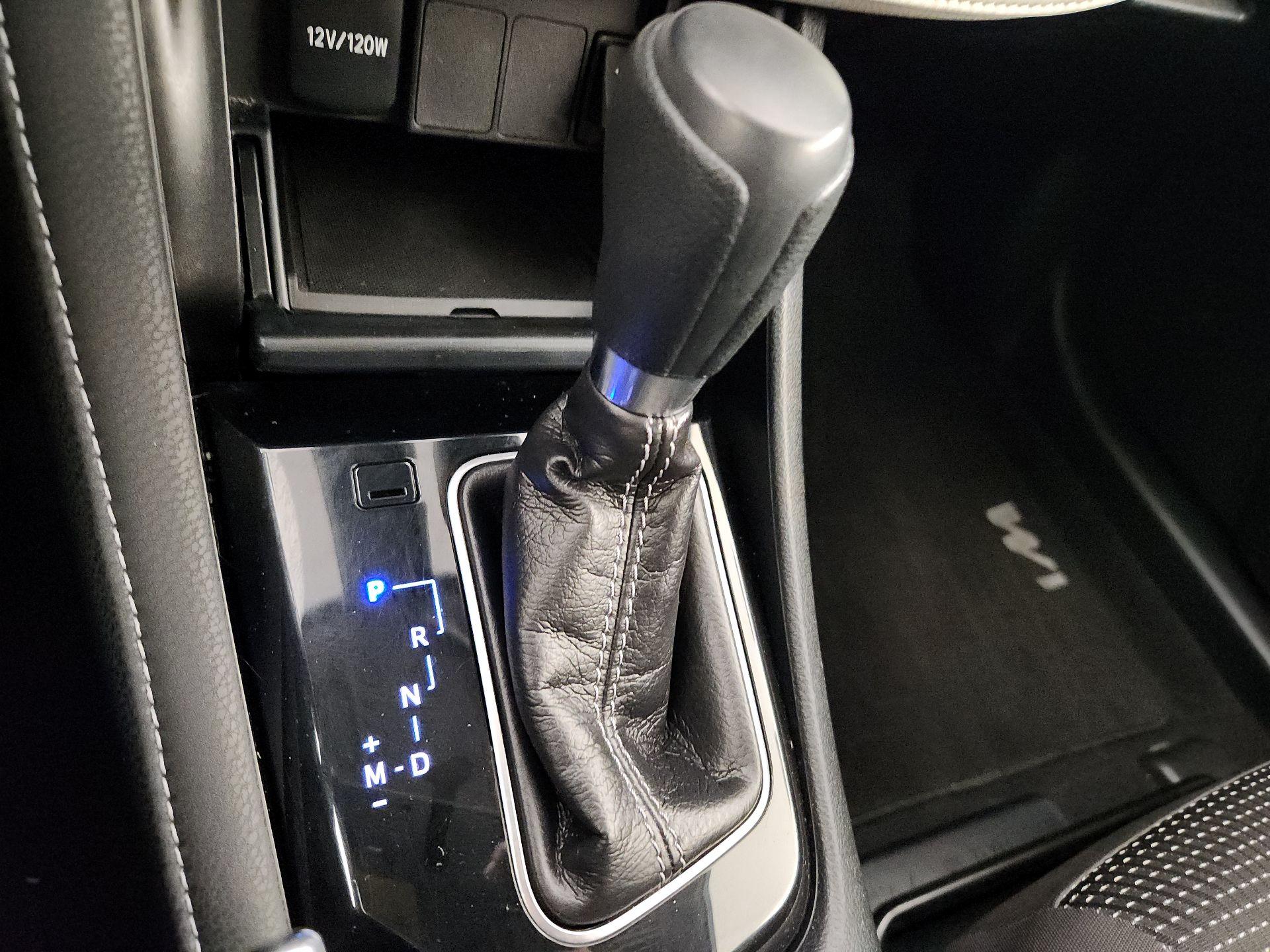 Thumbnail: 2017 Toyota Corolla iM - 17