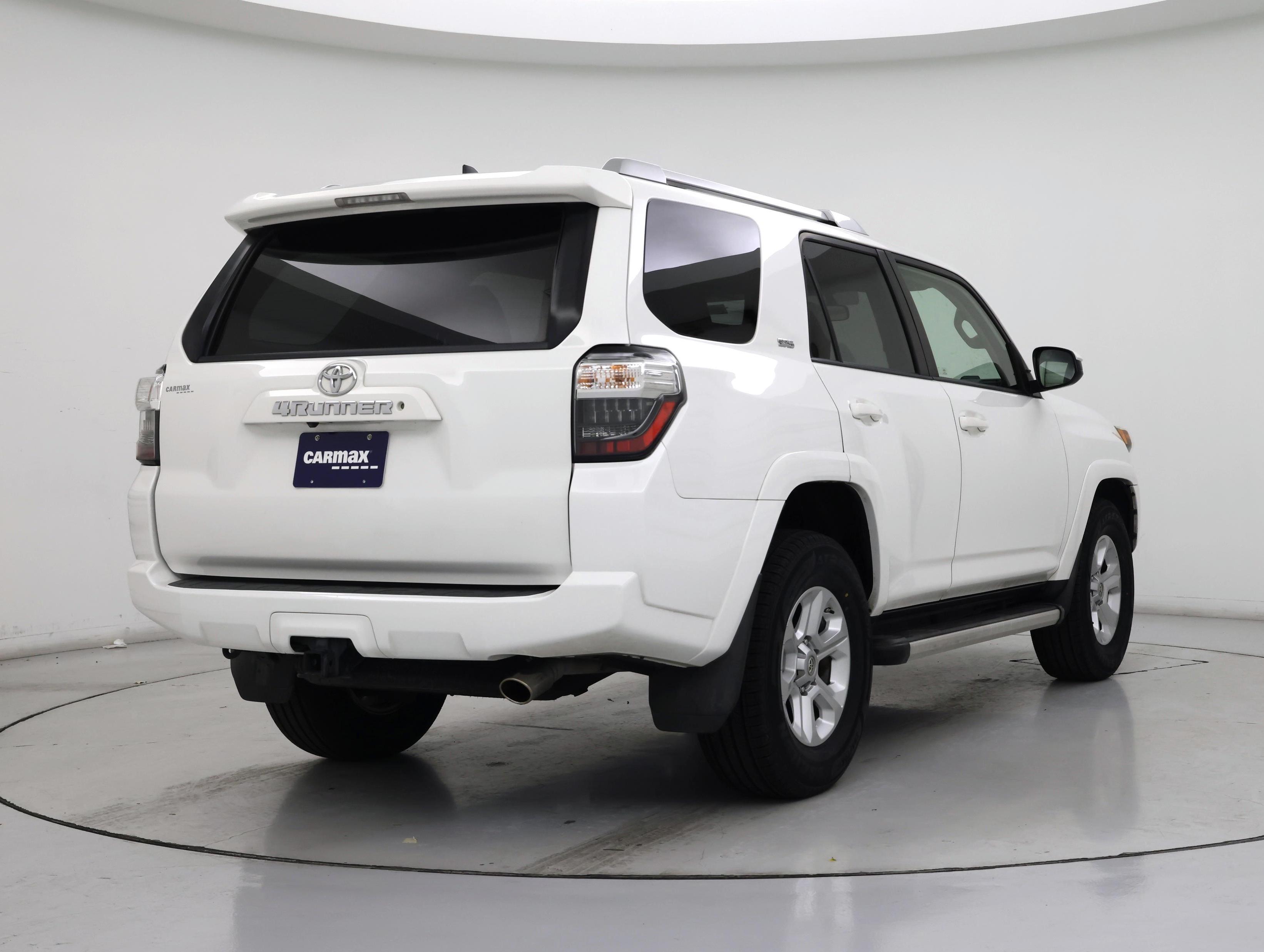 Thumbnail: 2017 Toyota 4Runner - 8