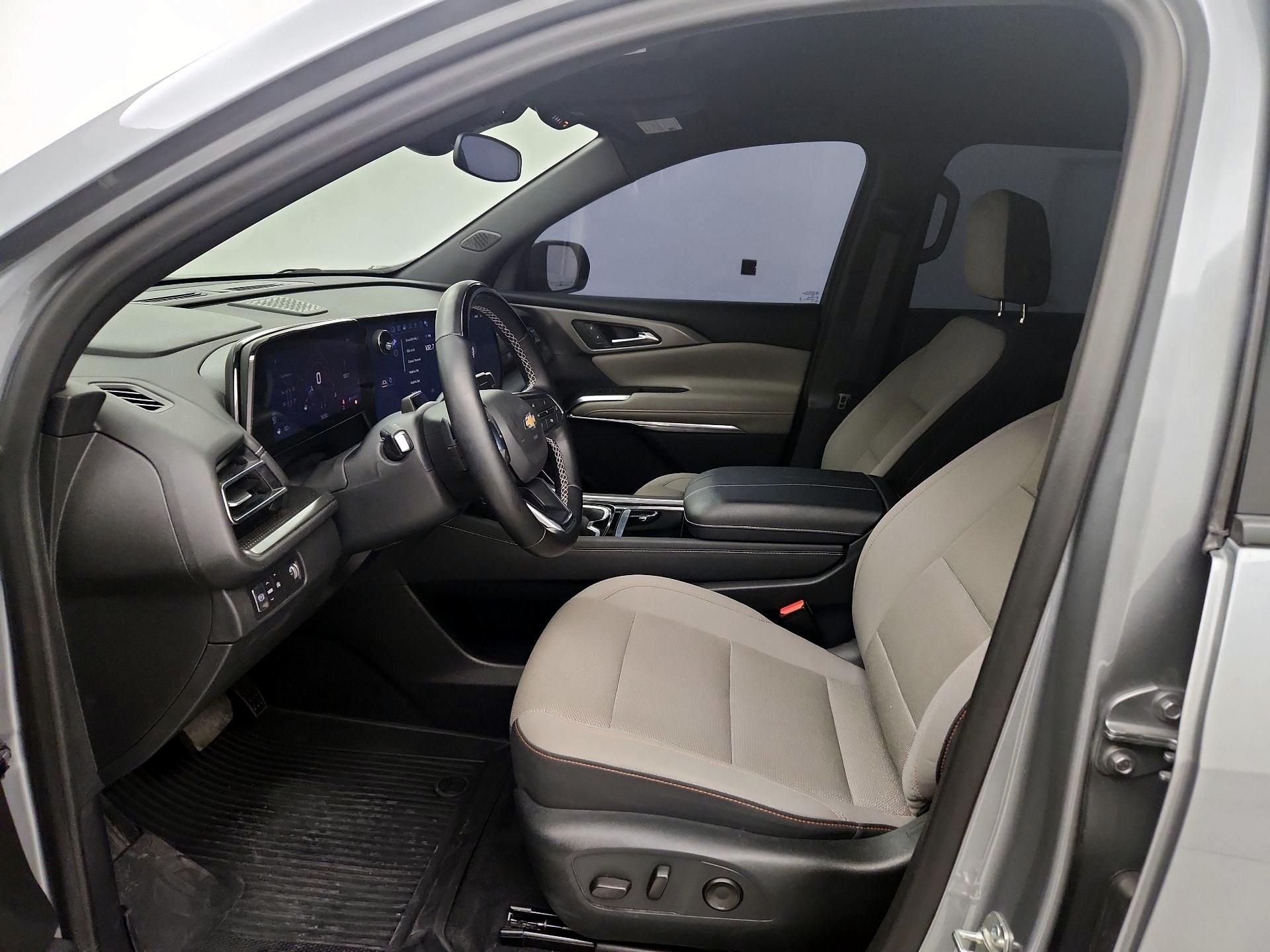 Thumbnail: 2024 Chevrolet Traverse - 11