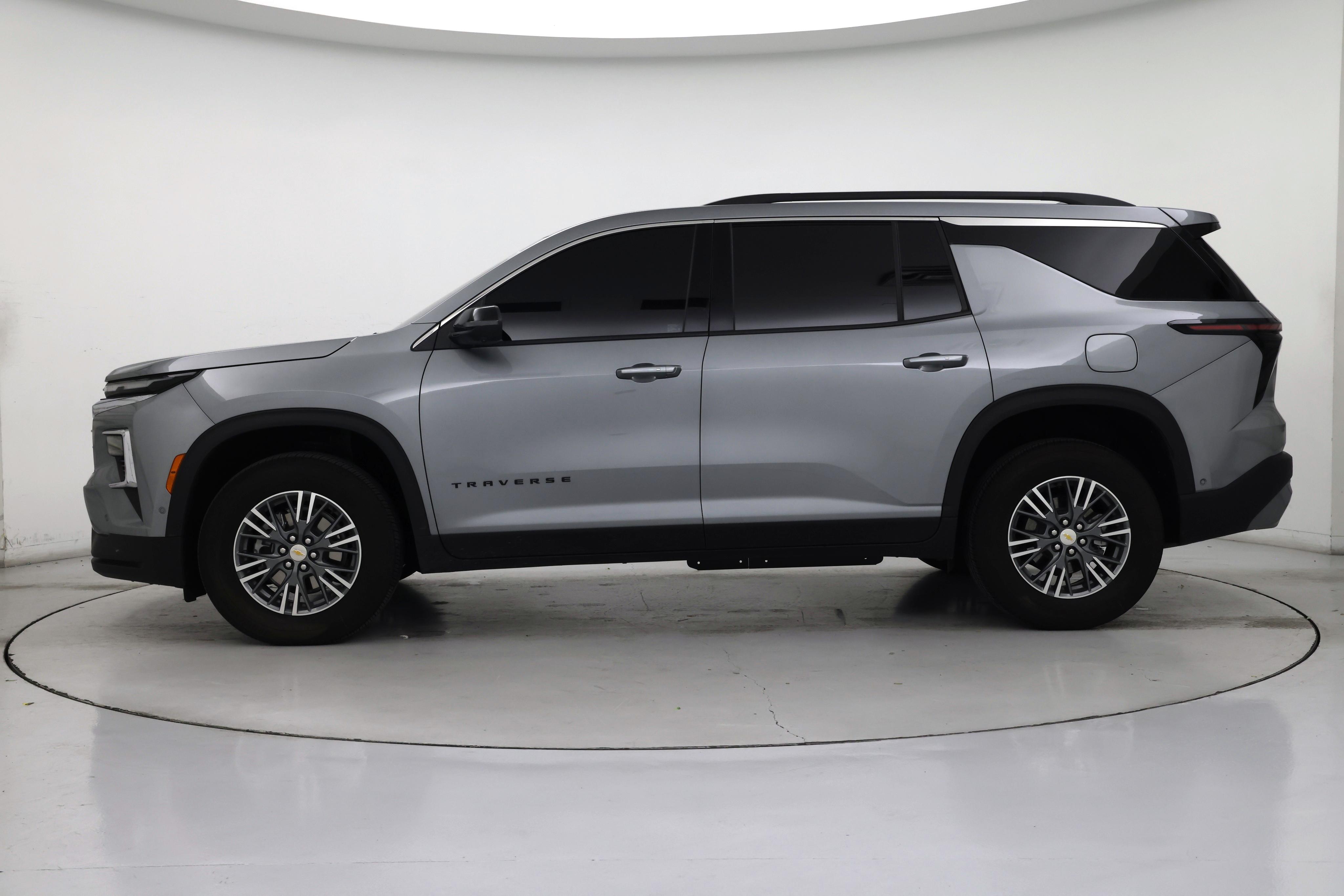 Thumbnail: 2024 Chevrolet Traverse - 3
