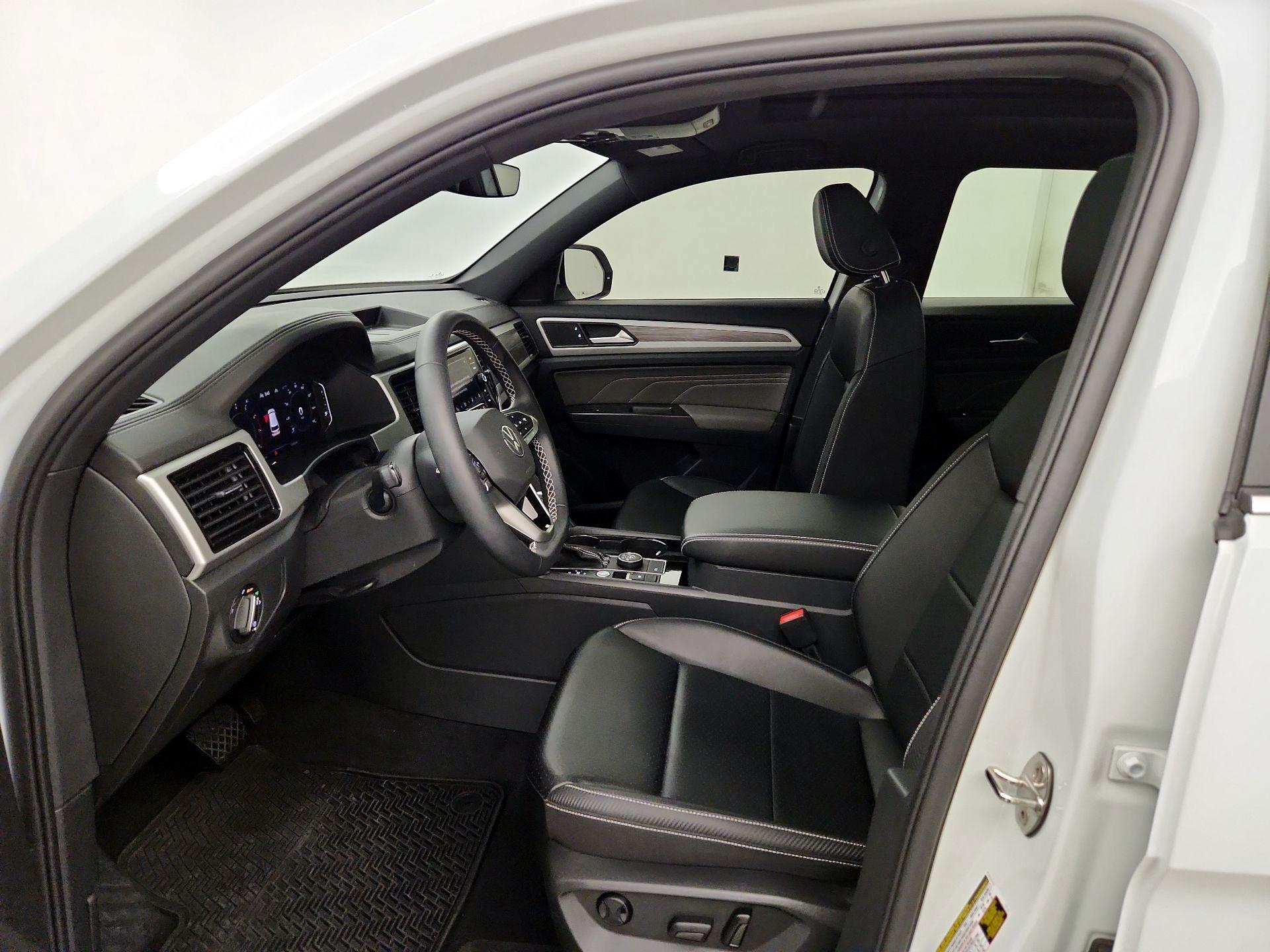 Thumbnail: 2023 Volkswagen Atlas - 11