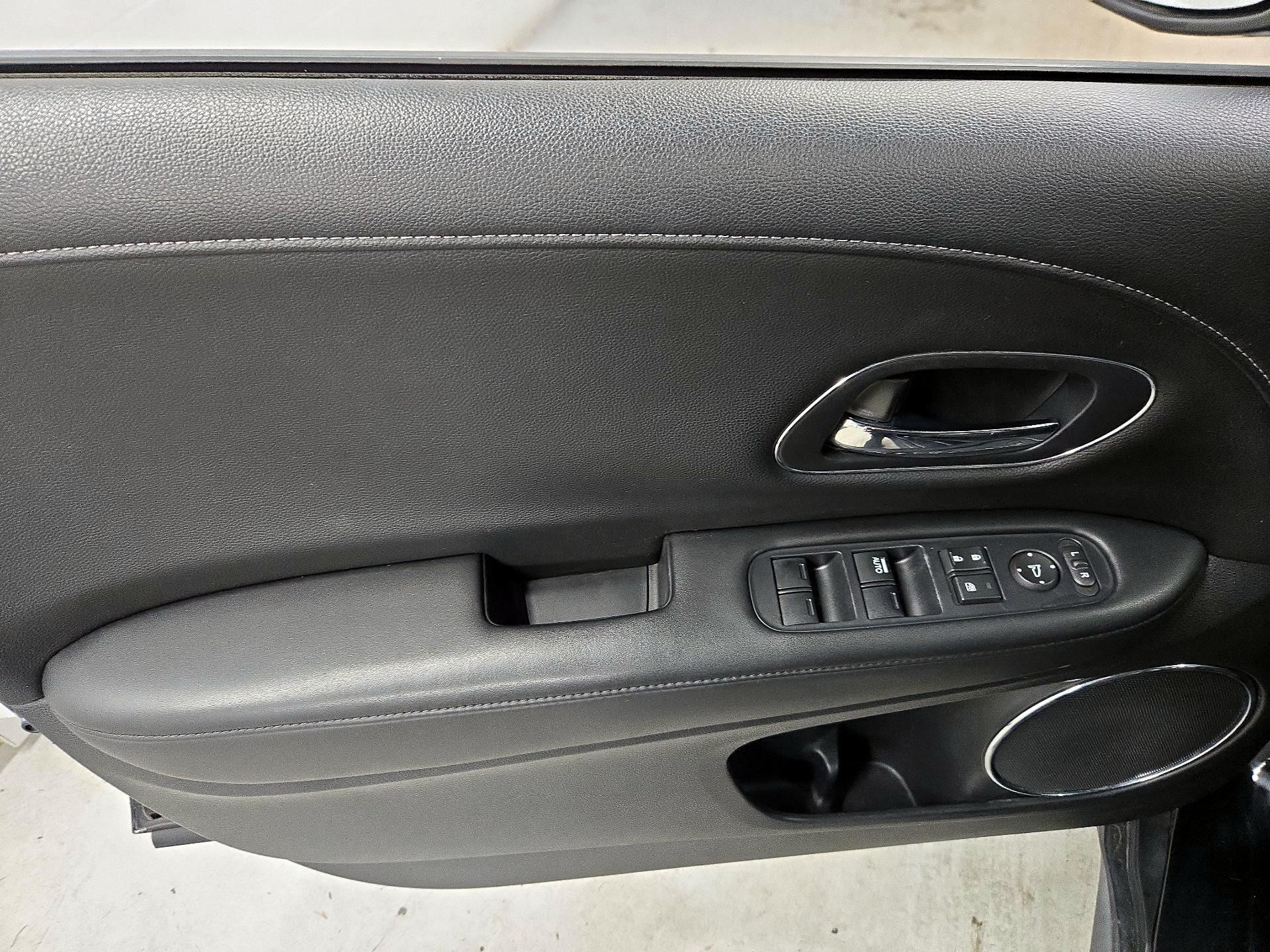 Thumbnail: 2016 Honda HR-V - 12