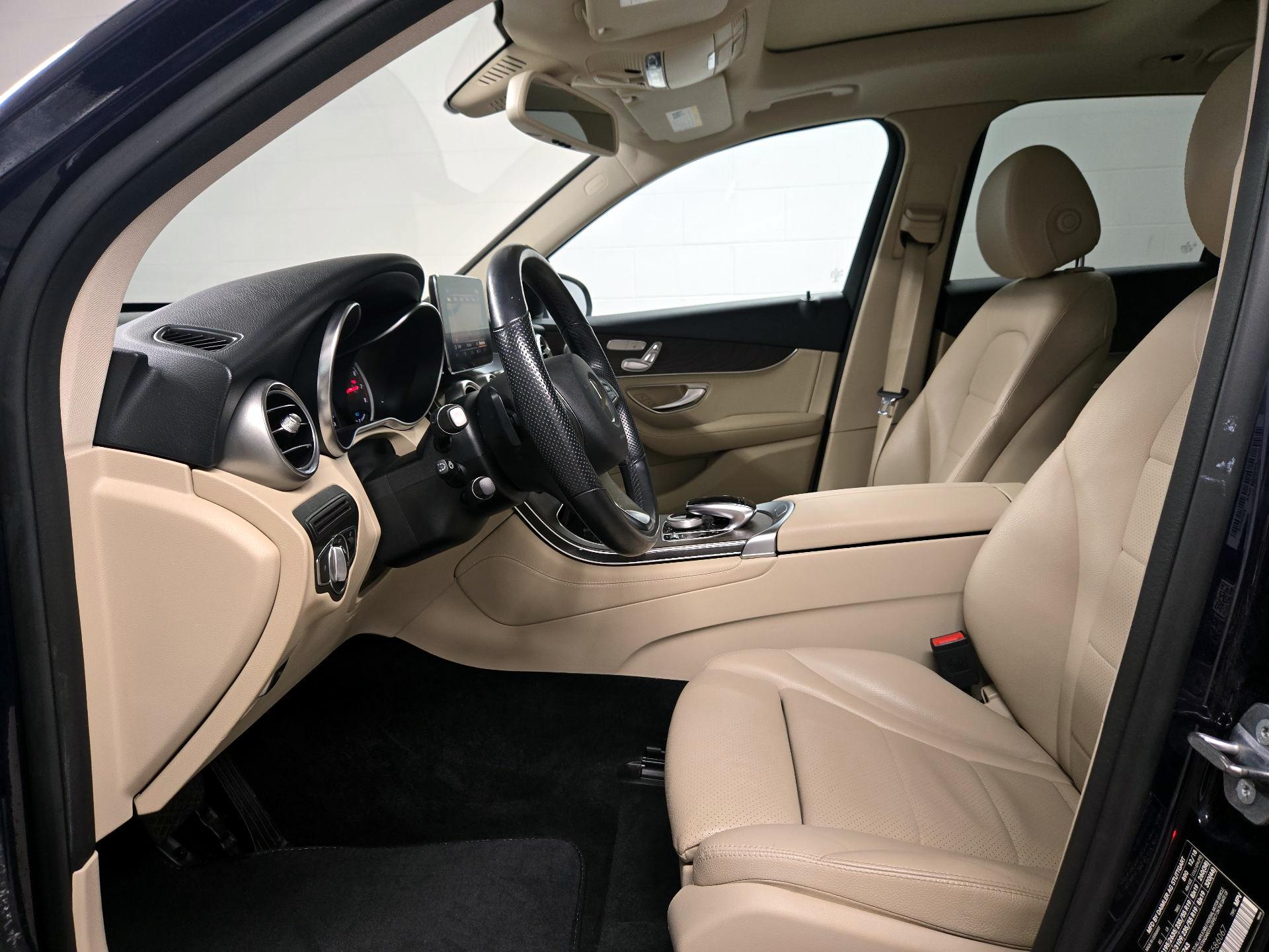 Thumbnail: 2019 Mercedes-Benz GLC - 11