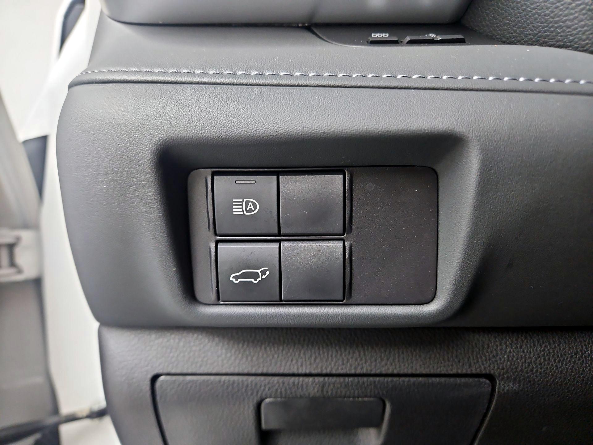 Thumbnail: 2022 Toyota Highlander - 13