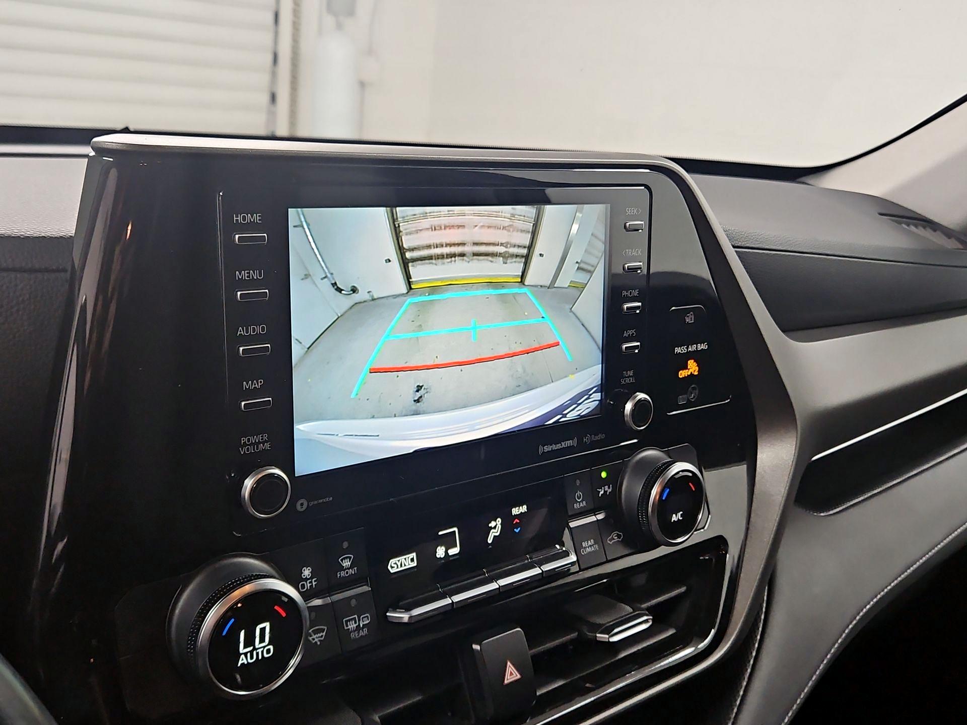 Thumbnail: 2022 Toyota Highlander - 14