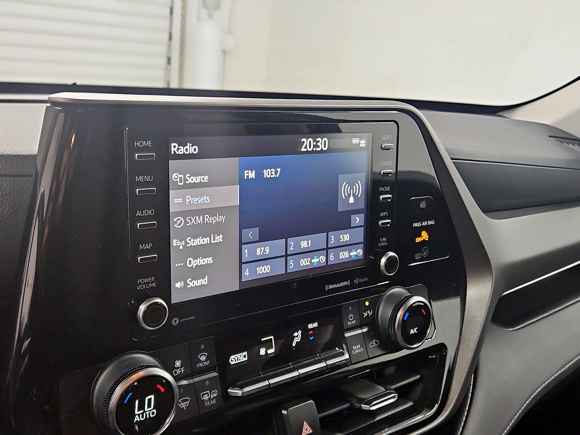 Thumbnail: 2022 Toyota Highlander - 15