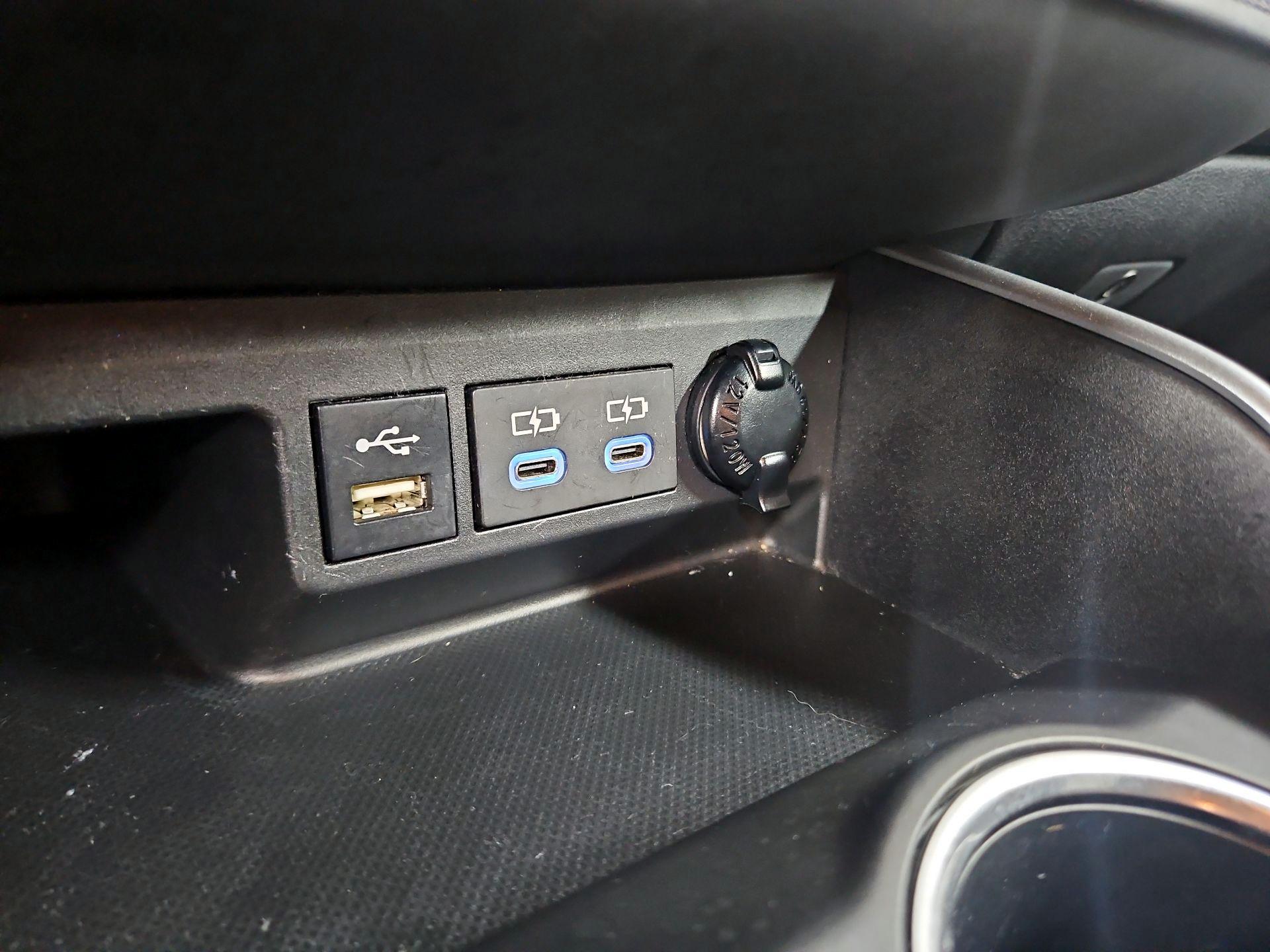 Thumbnail: 2022 Toyota Highlander - 18