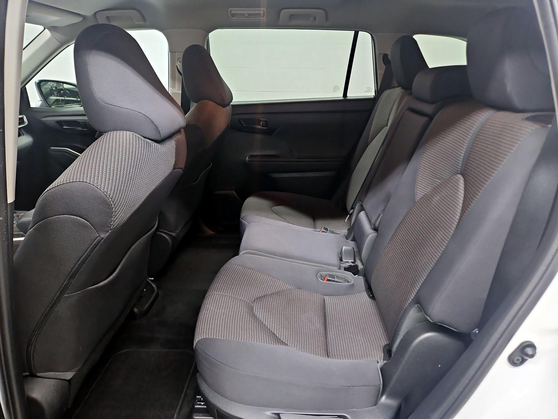 Thumbnail: 2022 Toyota Highlander - 19