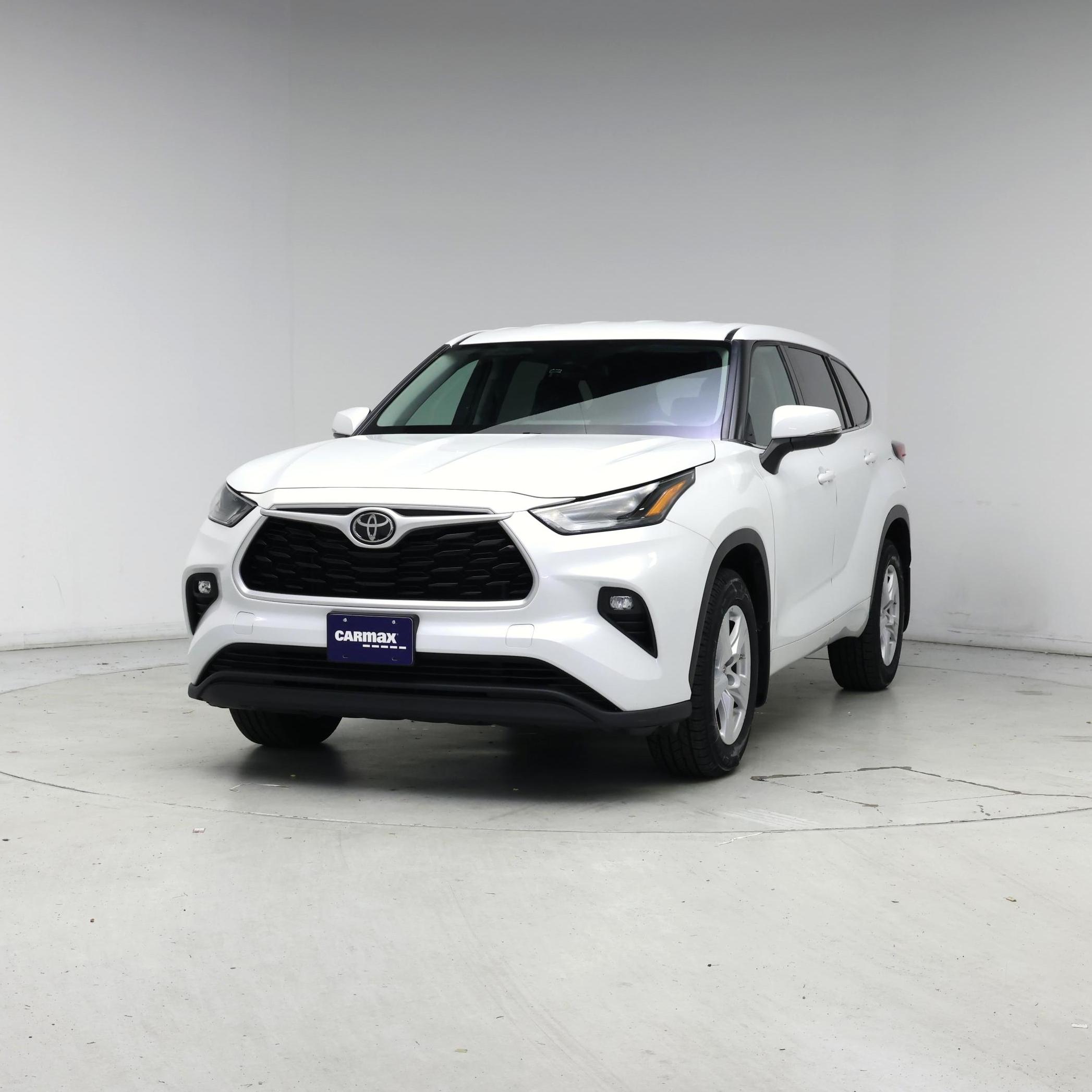 Thumbnail: 2022 Toyota Highlander - 4