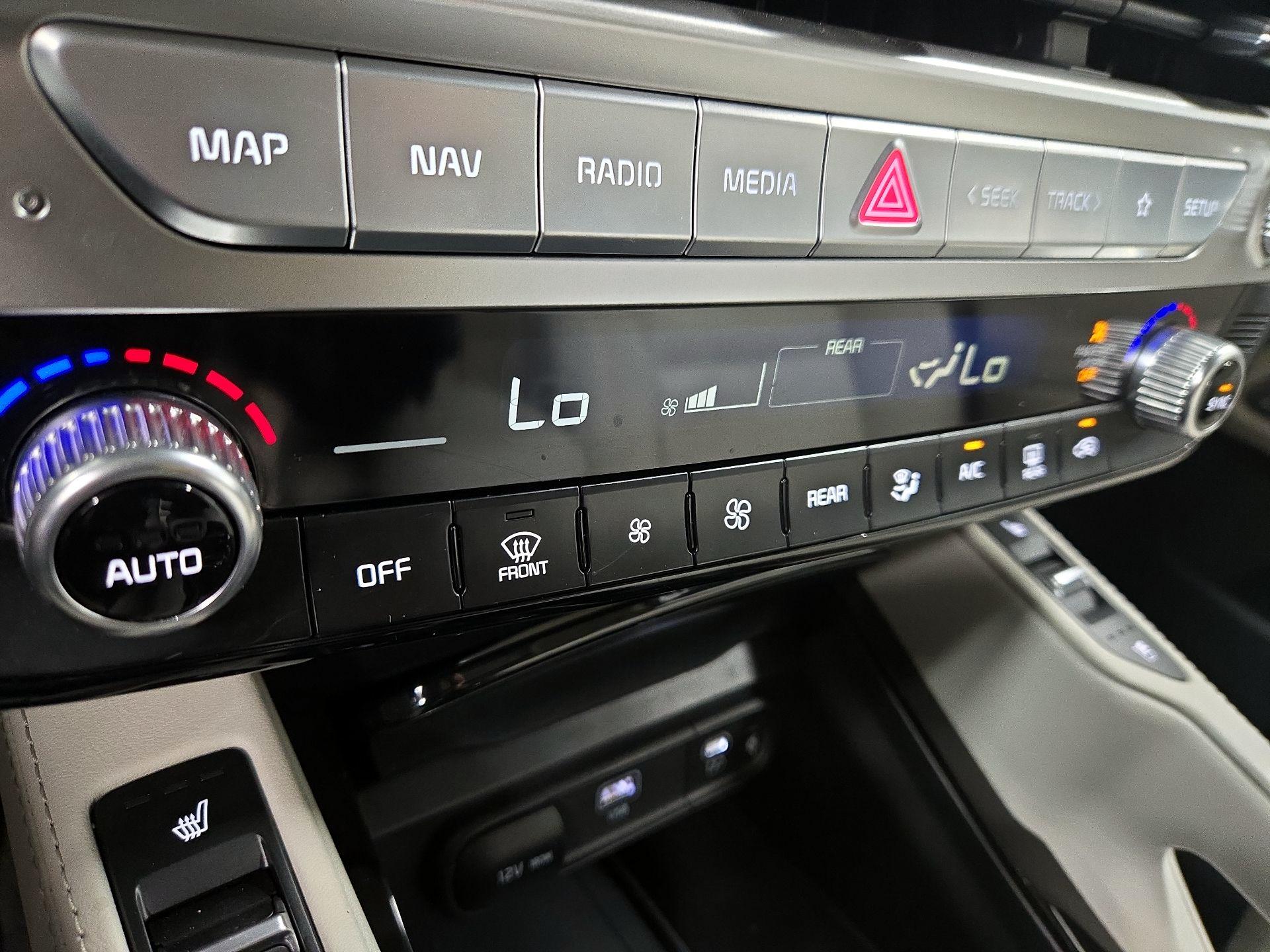 Thumbnail: 2023 Kia Telluride - 17