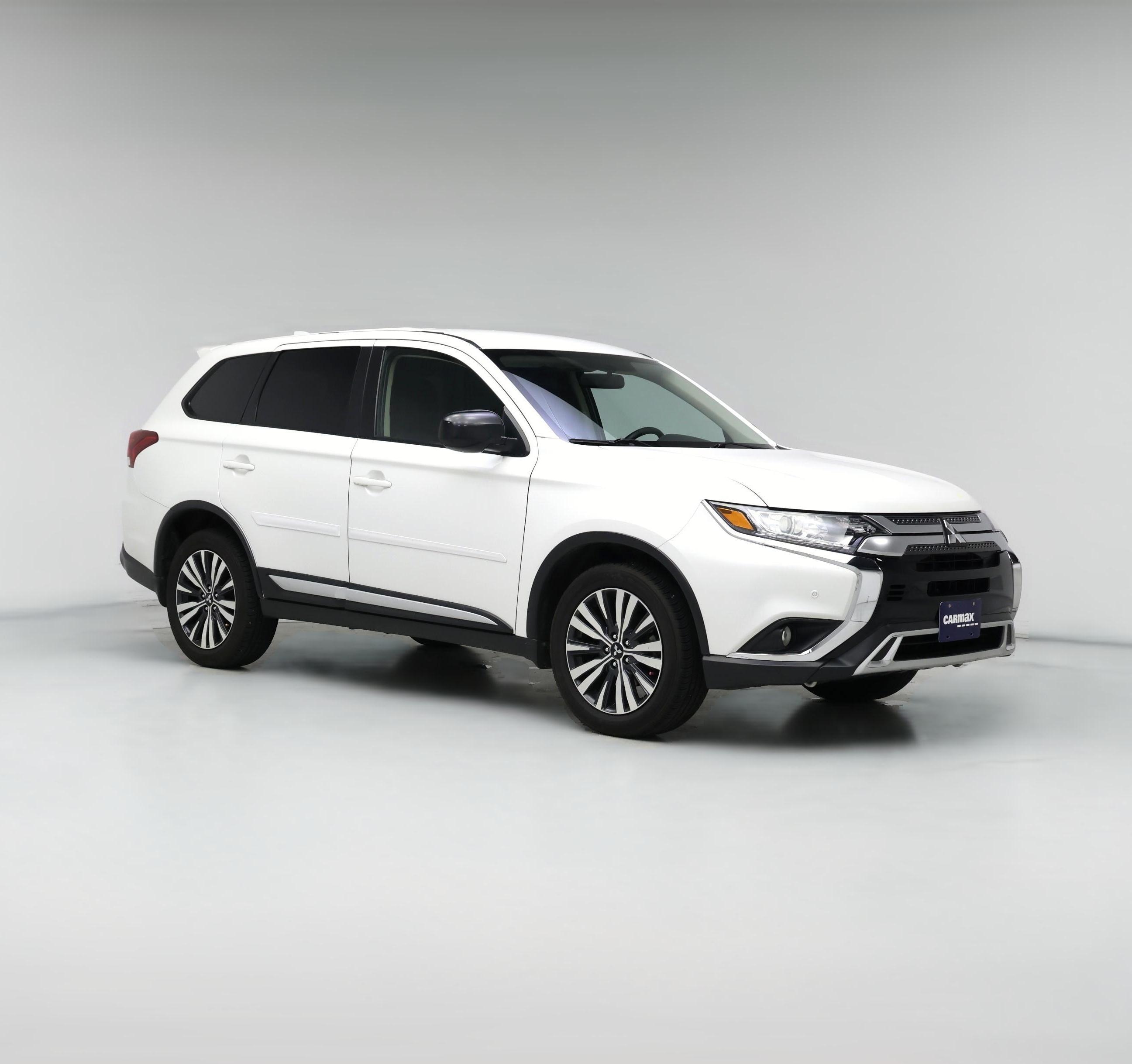 Thumbnail: 2020 Mitsubishi Outlander - 1
