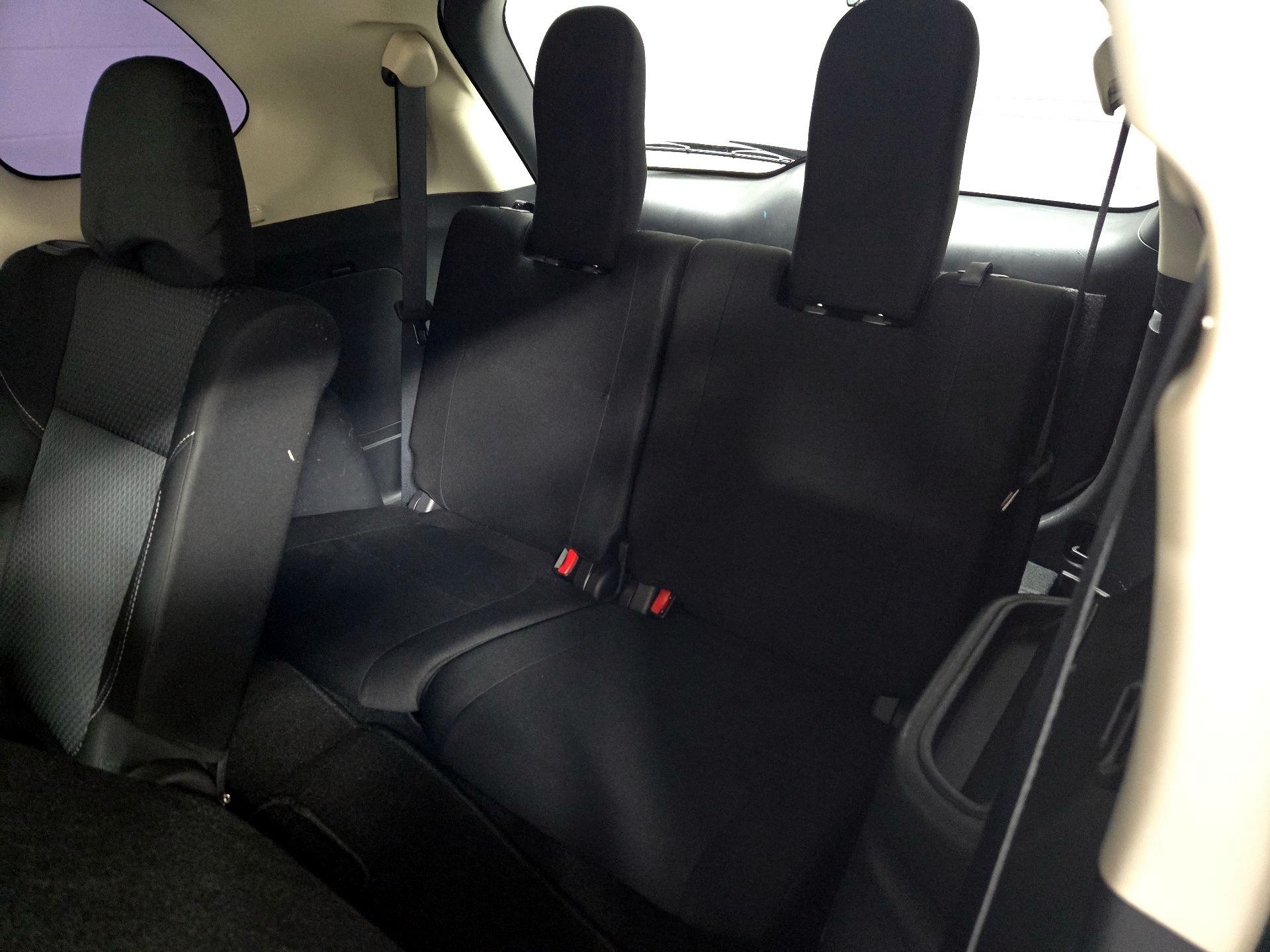 Thumbnail: 2020 Mitsubishi Outlander - 20