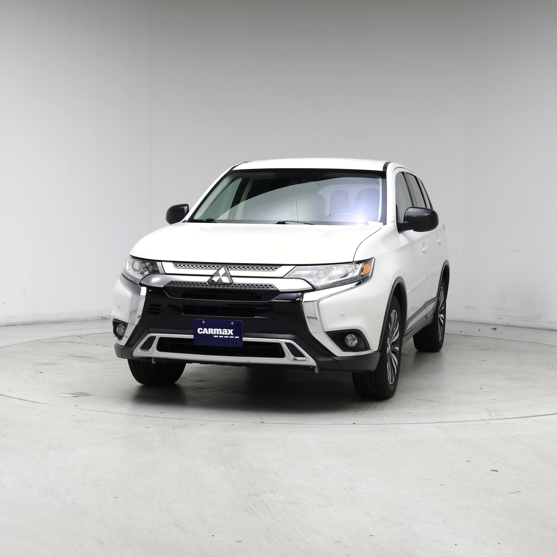 Thumbnail: 2020 Mitsubishi Outlander - 4