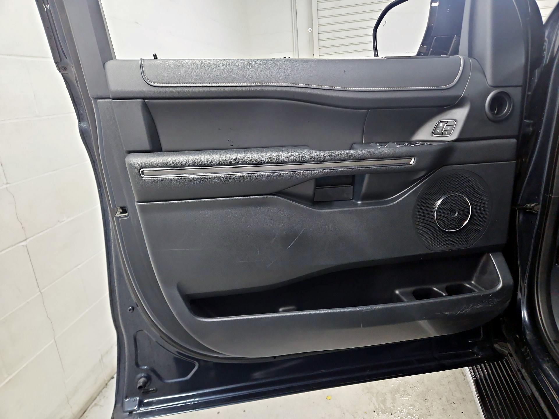 Thumbnail: 2022 Ford Expedition - 12