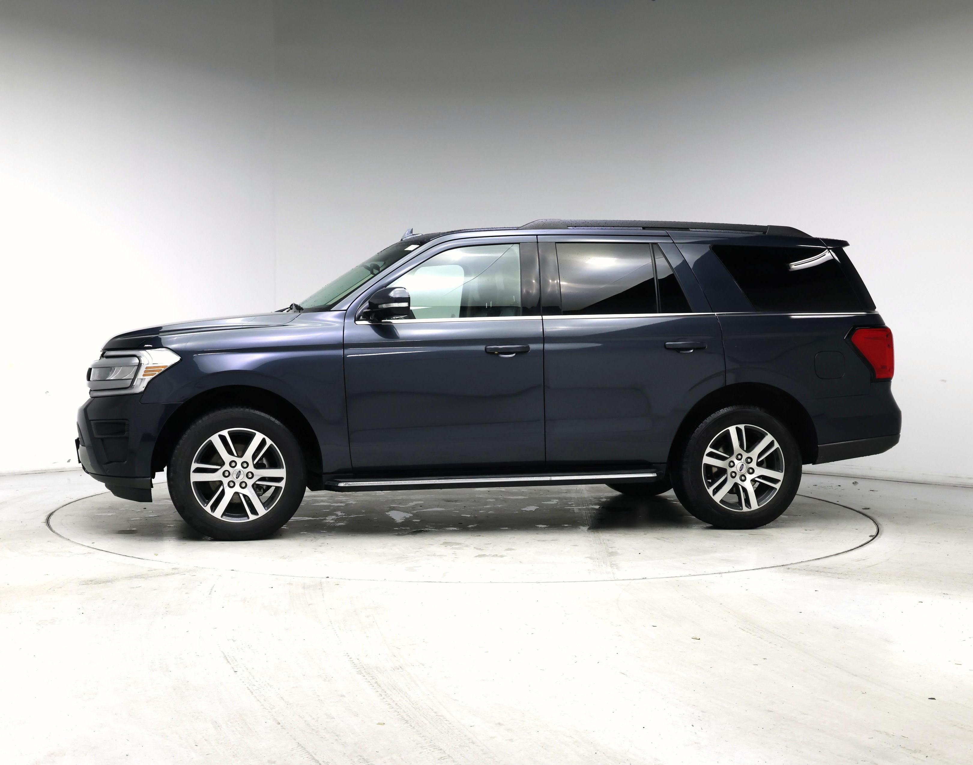 Thumbnail: 2022 Ford Expedition - 3